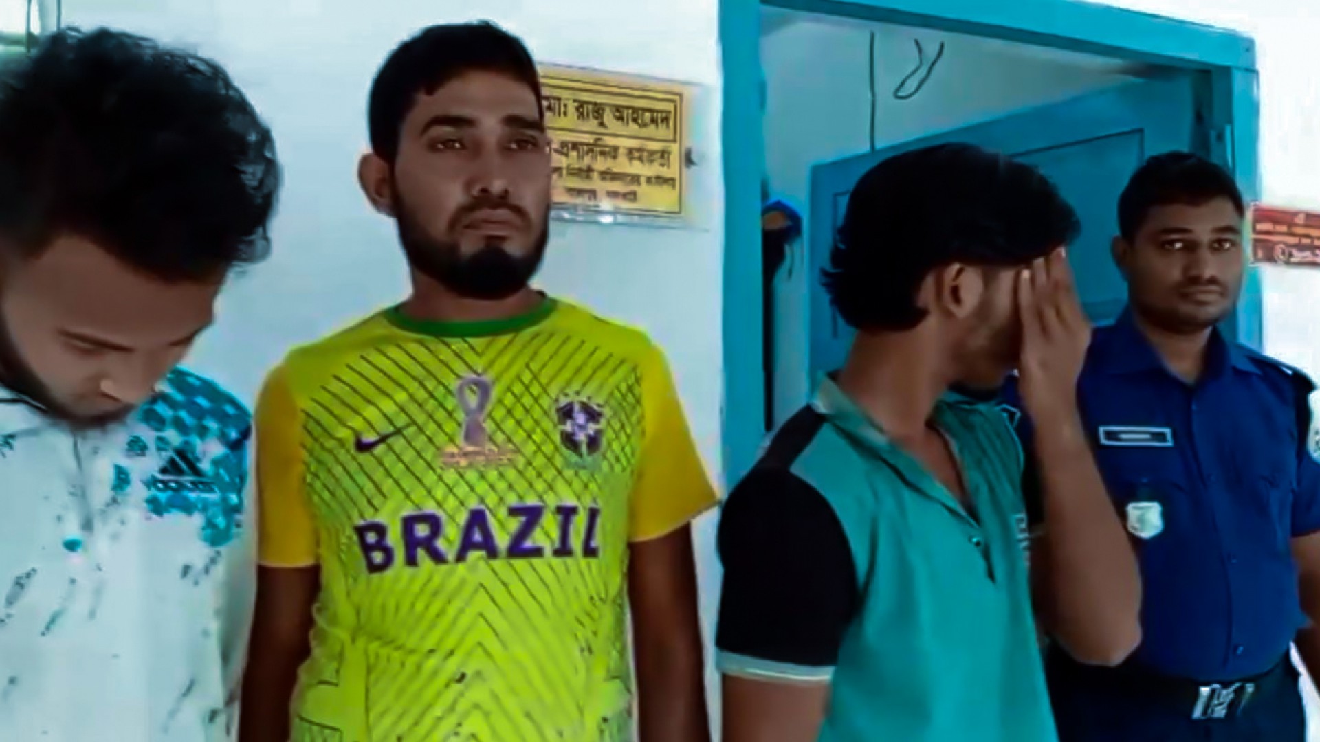 ঝালকাঠিতে ইলিশ শিকারের দায়ে ১১ জেলের কারাদণ্ড