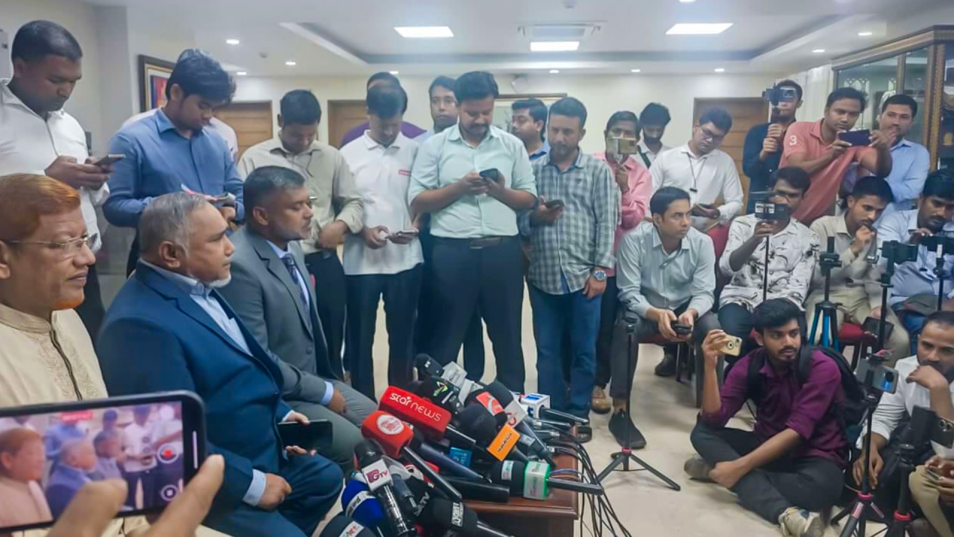 নির্বাচনের আগেই গণভোট হওয়া যুক্তিযুক্ত: ডা. তাহের