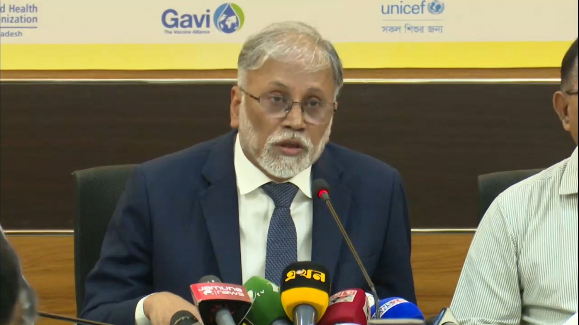 প্রায় ৫ কোটি টাইফয়েড টিকা মজুদ আছে : প্রধান উপদেষ্টার বিশেষ সহকারী