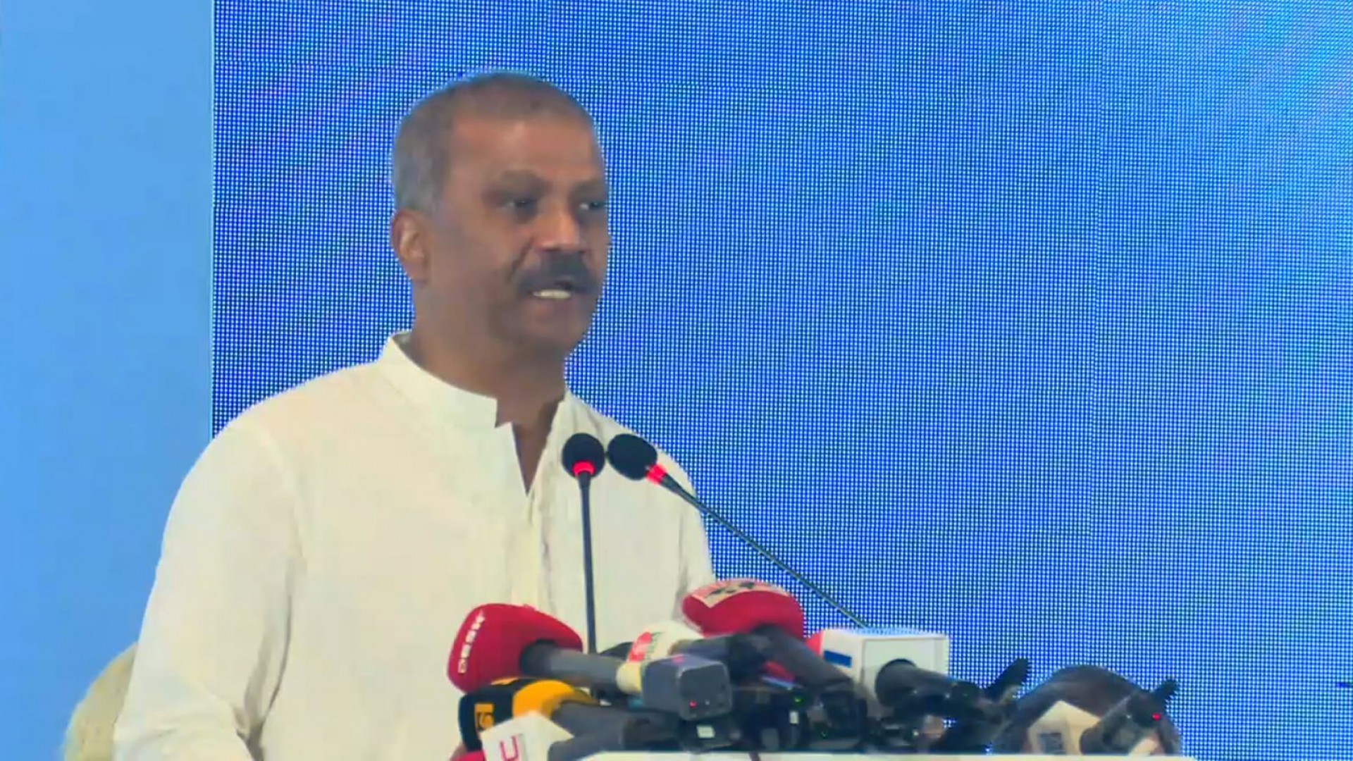 উপদেষ্টাদের সেফ এক্সিটের প্রয়োজন নাই : আইন উপদেষ্টা