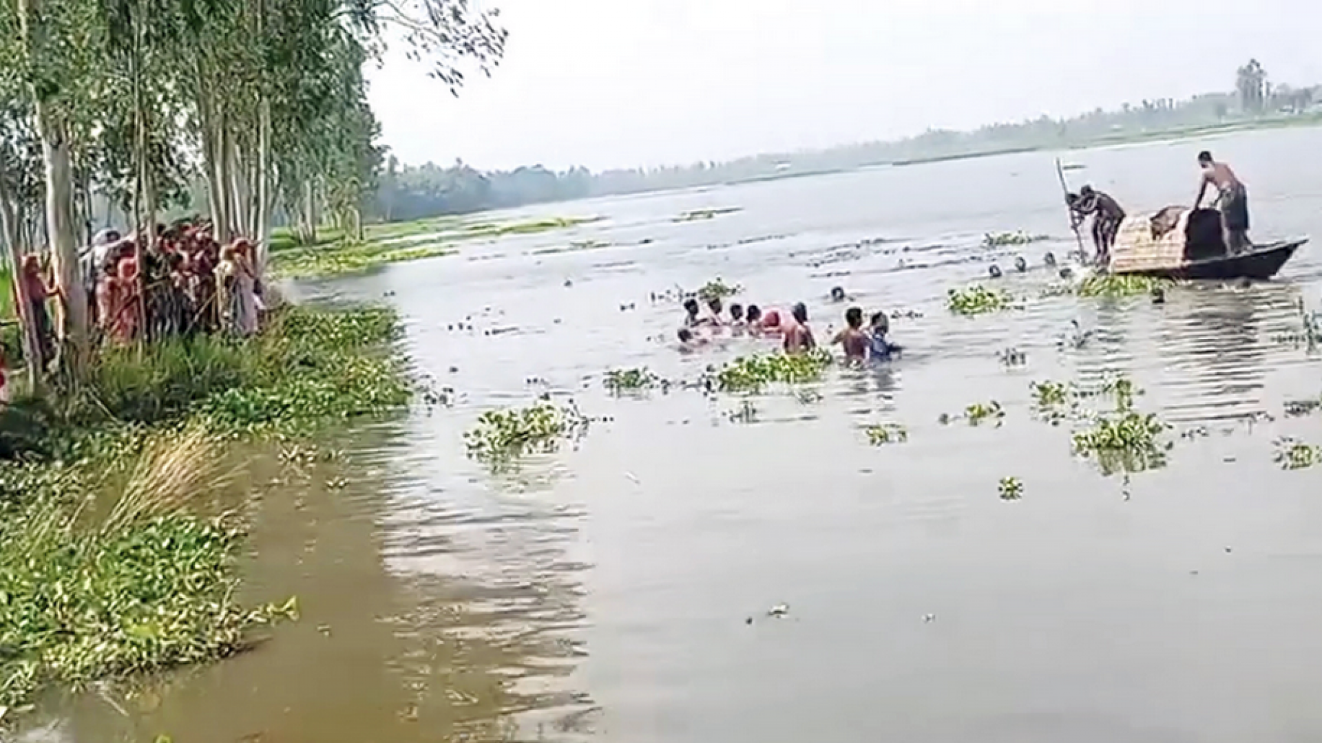 কুড়িগ্রামে নৌকা থেকে পড়ে প্রাণ গেল শিশুর
