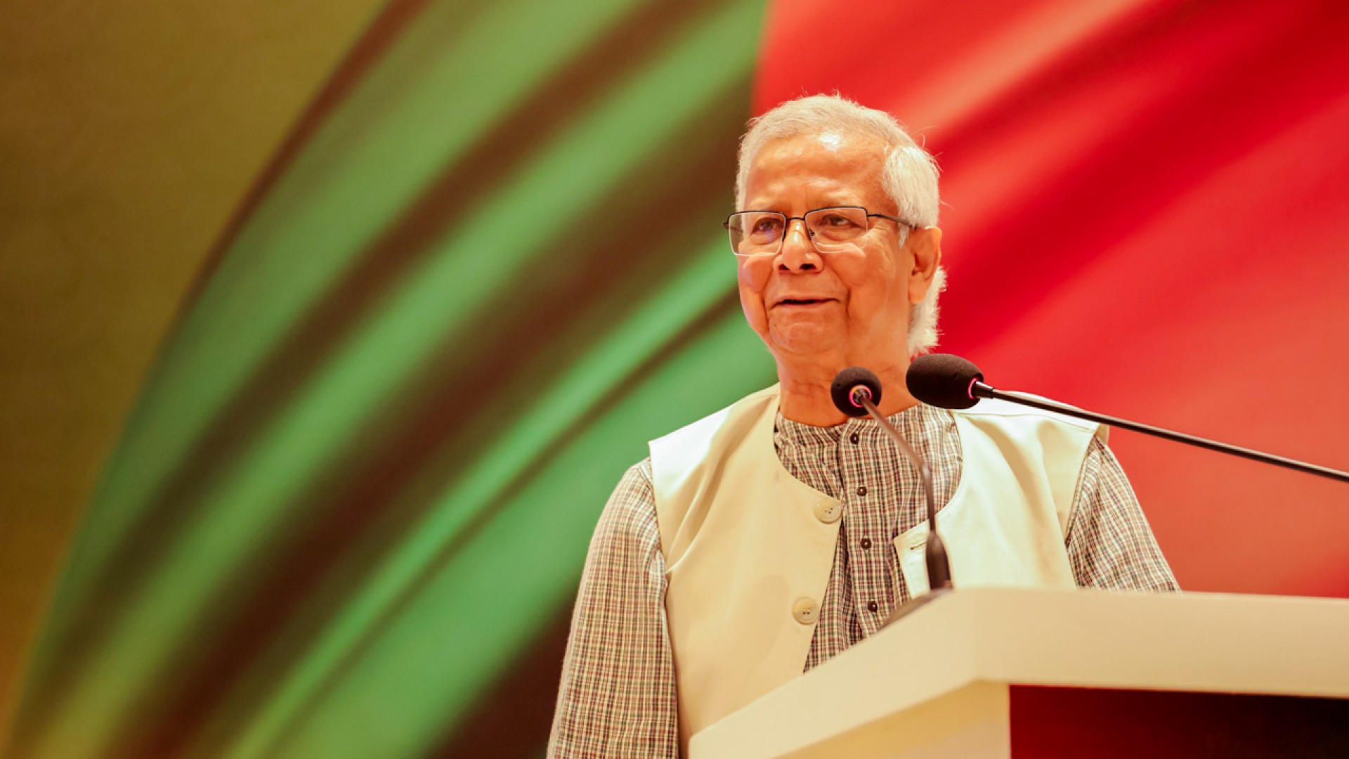১৭ কোটি মানুষের খাদ্যের যোগান দিচ্ছি, ১৩ লাখ রোহিঙ্গাকে আশ্রয় দিচ্ছি: প্রধান উপদেষ্টা