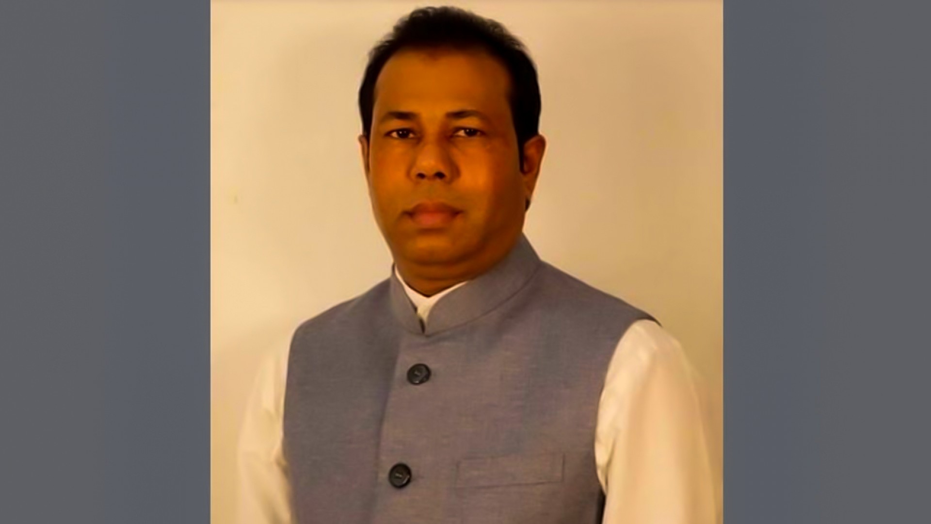 শেখ হাসিনার সাবেক পিয়ন জাহাঙ্গীরের বিরুদ্ধে ১০০ কোটি টাকার মামলা