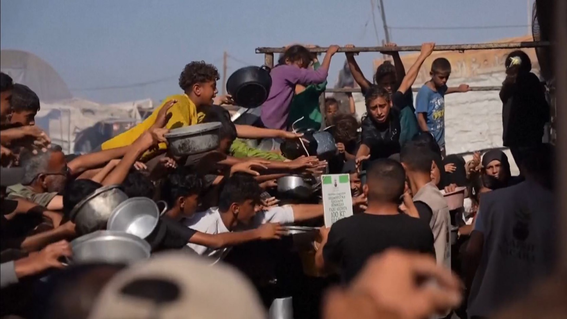 গাজায় প্রতিশ্রুত ত্রাণের মাত্র এক-চতুর্থাংশ ঢুকতে দিচ্ছে ইসরায়েল