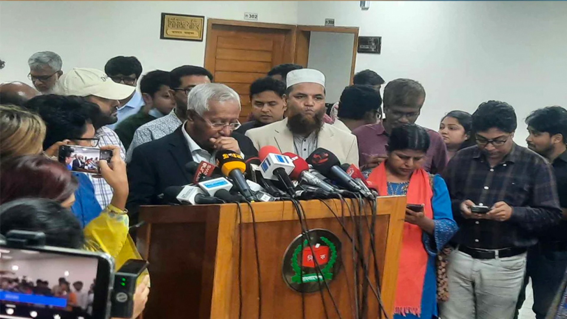 দেশে মোট ভোটার বেড়ে হয়েছে ১২ কোটি ৭৬ লাখ