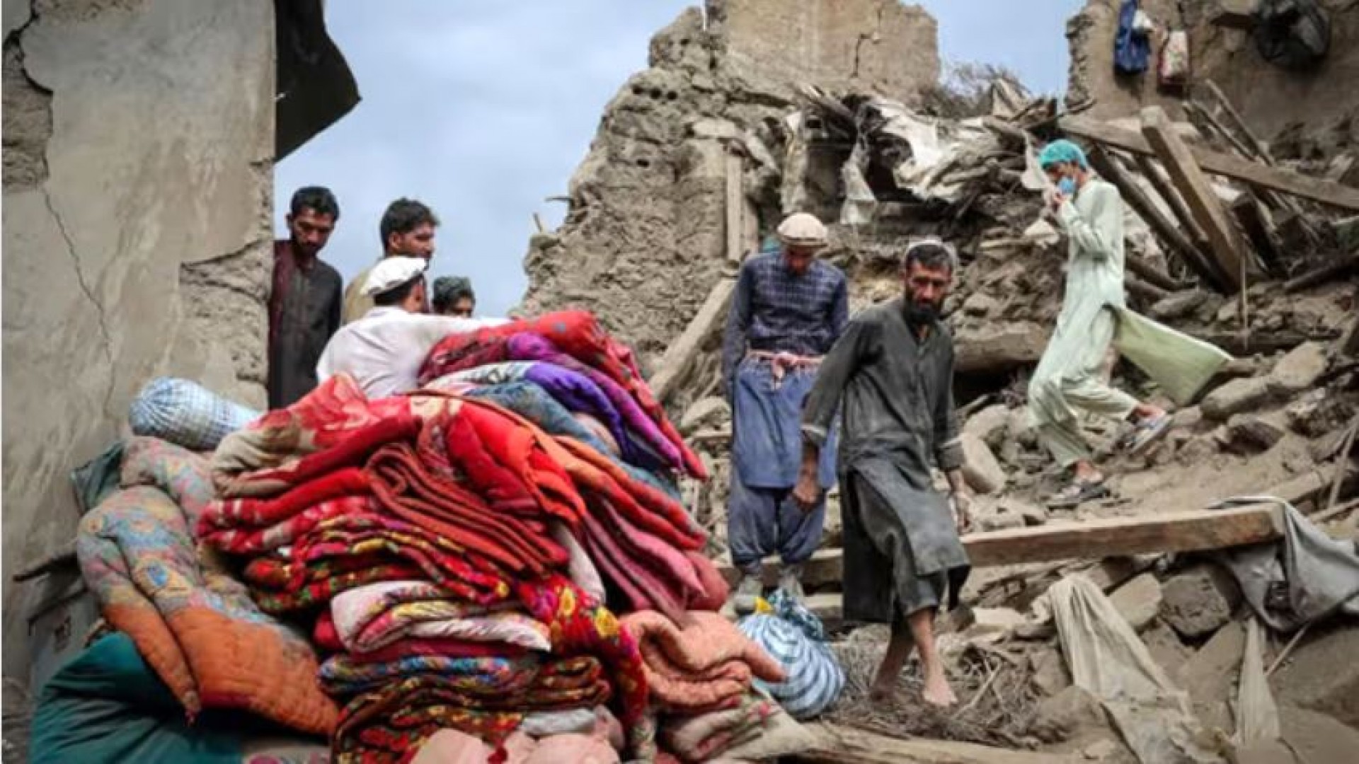 আফগানিস্তানের হিন্দুকুশ অঞ্চলে ৬ দশমিক ৩ মাত্রার ভূমিকম্প