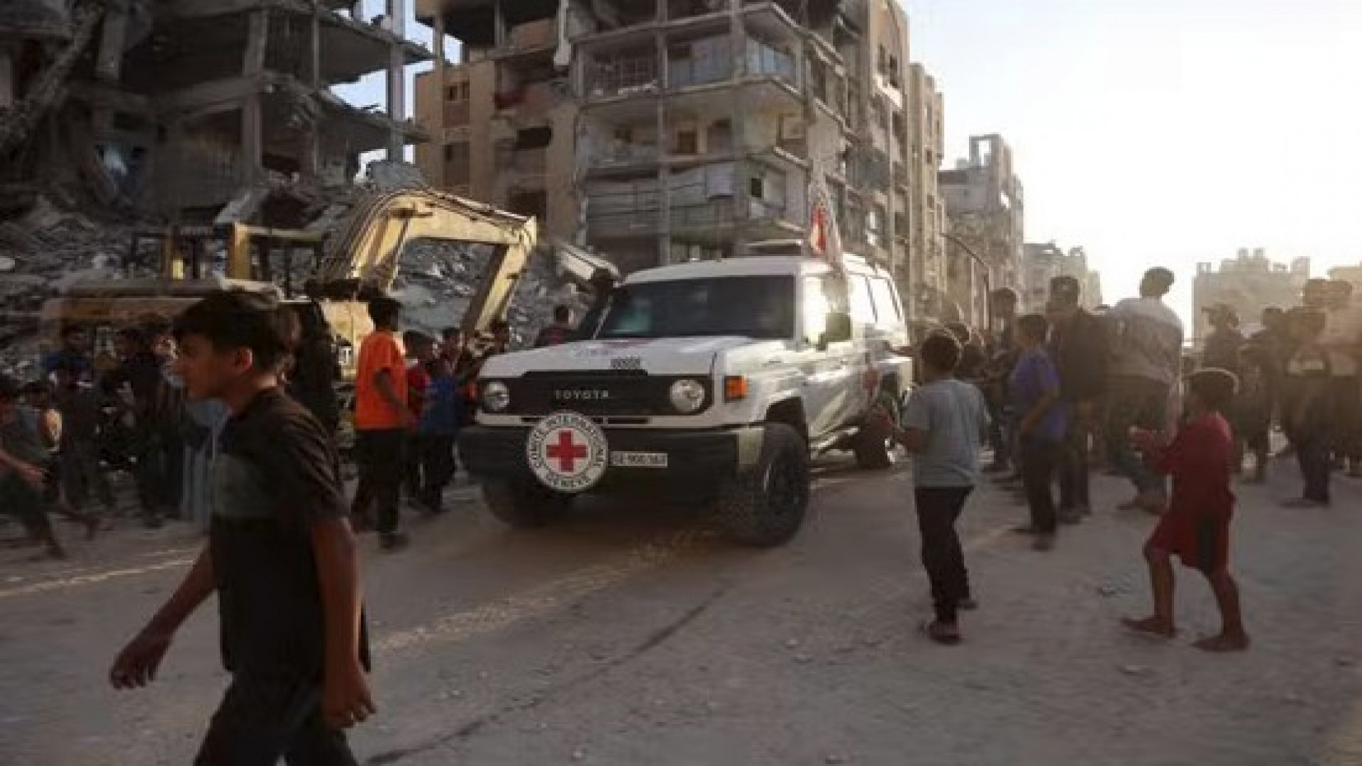 গাজাজুড়ে ইসরায়েলি বাহিনীর আগ্রাসন অব্যাহত, ৩ ইসরায়েলি জিম্মির মৃতদেহ হস্তান্তর