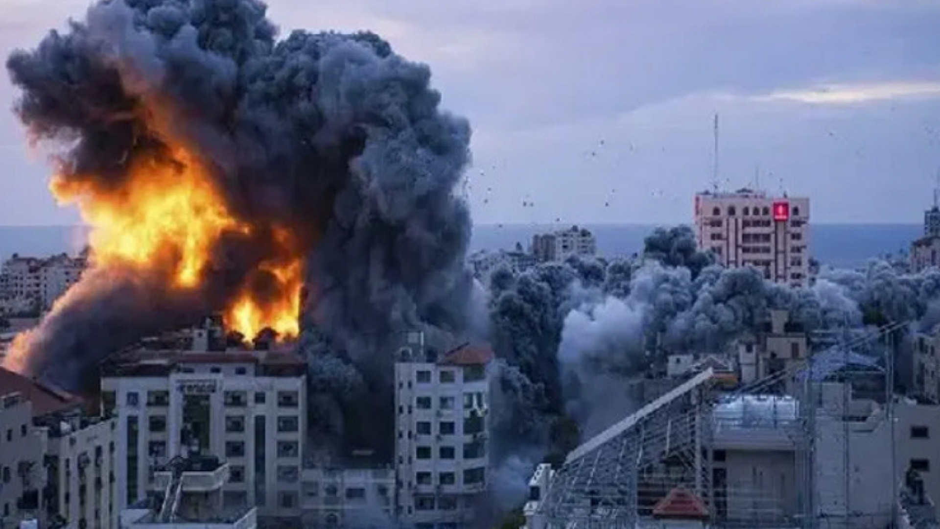 যুদ্ধবিরতির মধ্যেই লেবাননে ইসরায়েলি হামলা, নিহত ২