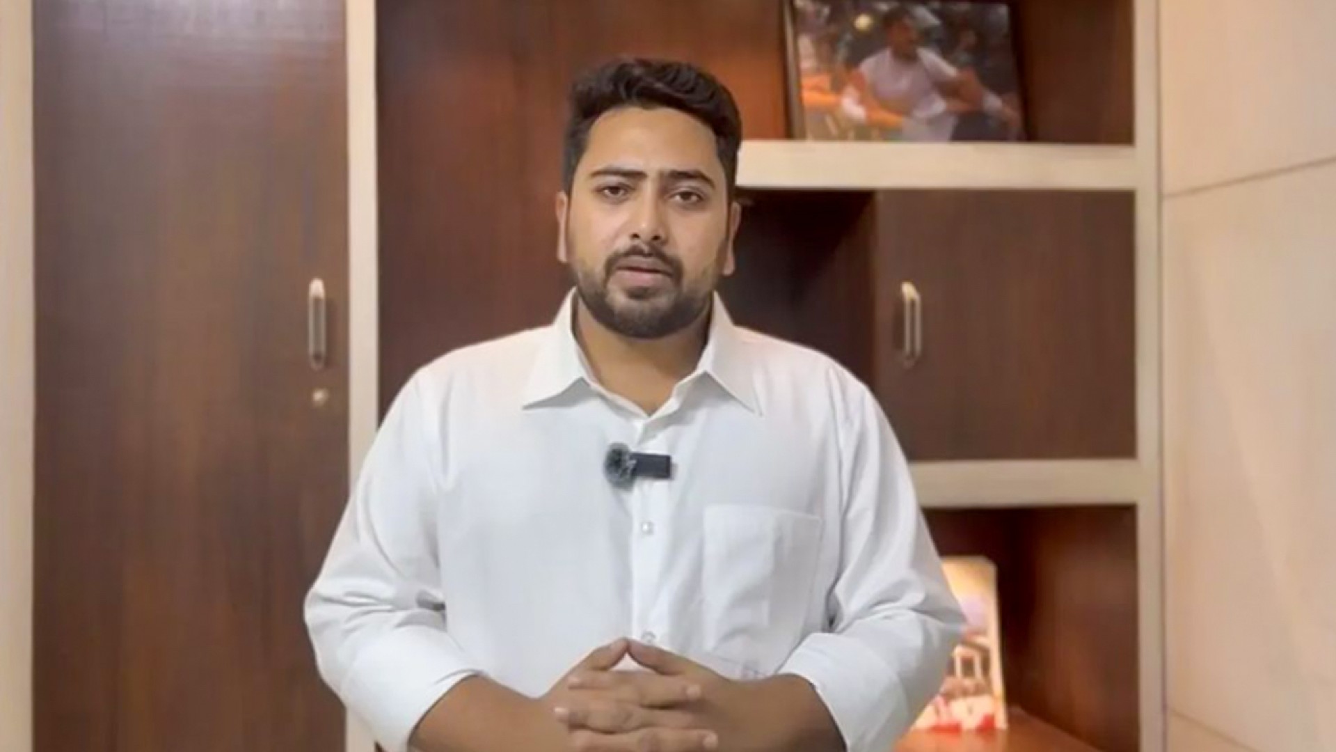 যারা নতুন করে রাজনীতি করতে চান, যোগাযোগ করুন: নাহিদ ইসলাম