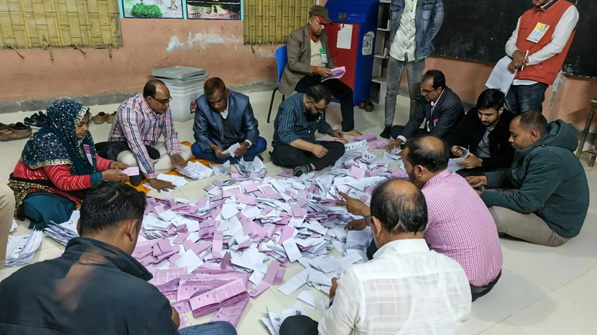 মানিকগঞ্জ-১, ২ ও ৩ আসনে প্রাথমিক ফলাফলে এগিয়ে বিএনপি