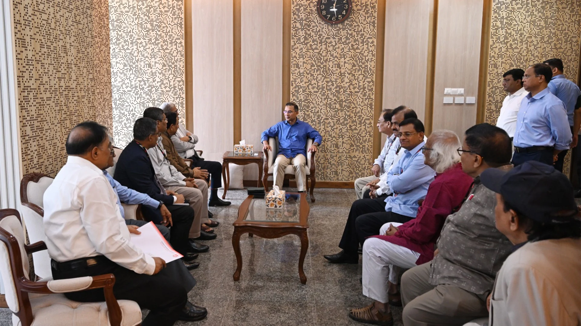 প্রধানমন্ত্রীর সঙ্গে পূজা উদযাপন পরিষদ প্রতিনিধিদলের সাক্ষাৎ