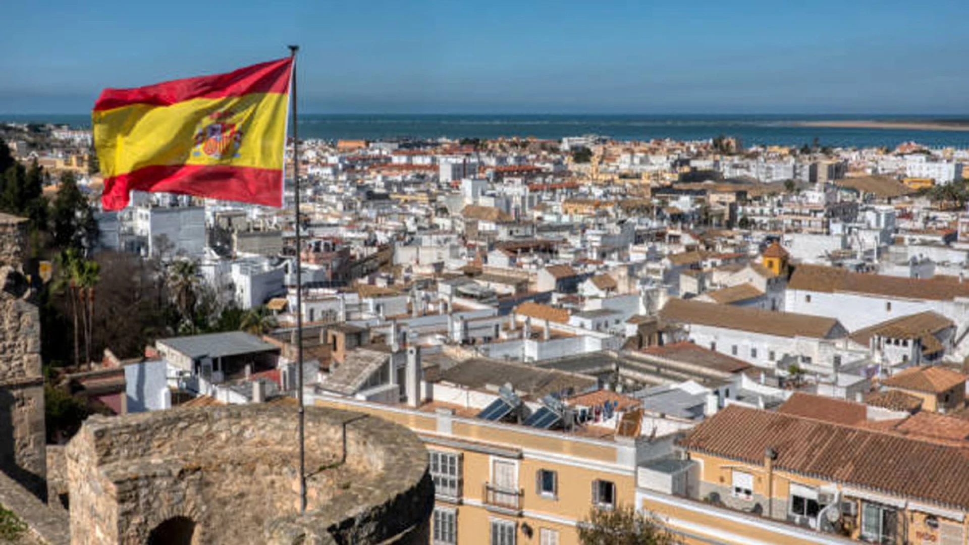 বাংলাদেশিসহ ৫ লাখ অভিবাসীকে বৈধতা দিলো স্পেন