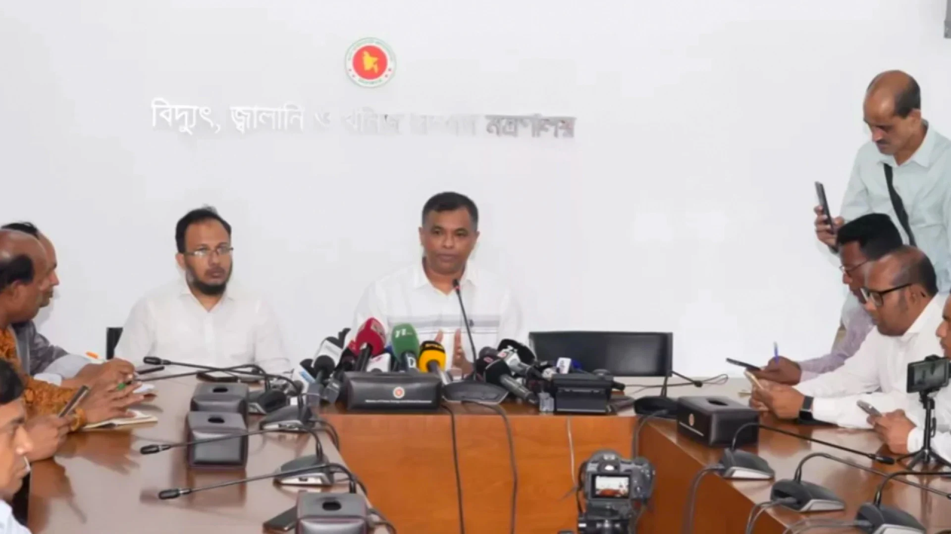 আগামী দুই মাস জ্বালানি সংকটের আশঙ্কা নেই: যুগ্ম সচিব