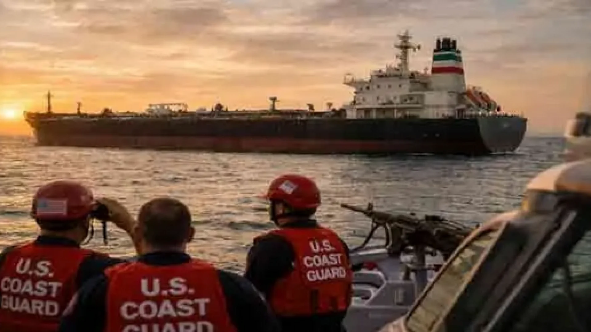 ইরানি তেল ক্রয়কারী  দেশ ও প্রতিষ্ঠানের বিরুদ্ধে নিষেধাজ্ঞার হুমকি যুক্তরাষ্ট্রের