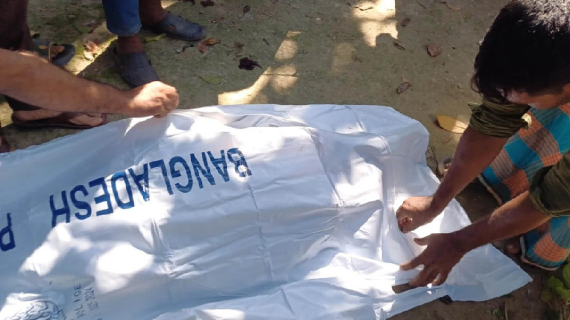 সিলেটে বন্ধ দোকান থেকে ব্যবসায়ীর পচা মরদেহ উদ্ধার