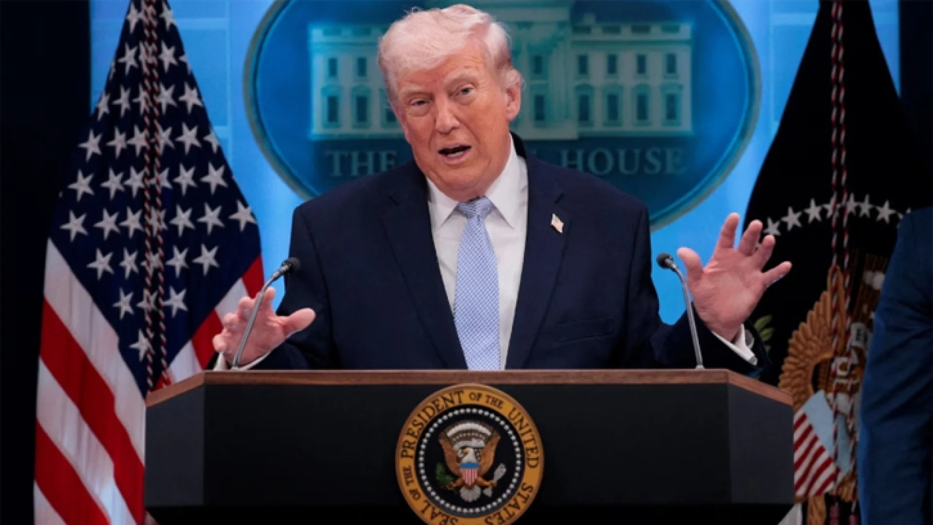 লেবাননে ১০ দিনের যুদ্ধবিরতি ঘোষণা ট্রাম্পের