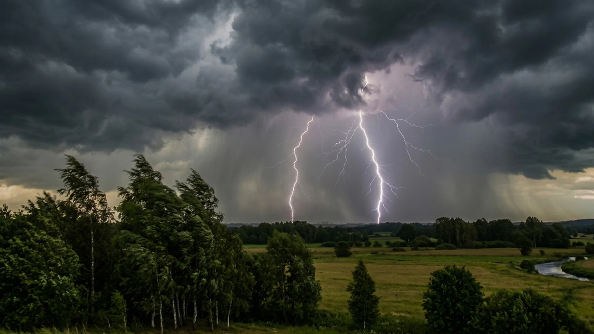 দেশের বিভিন্ন অঞ্চলে বজ্রবৃষ্টির পূর্বাভাস, বাড়বে তাপমাত্রাও