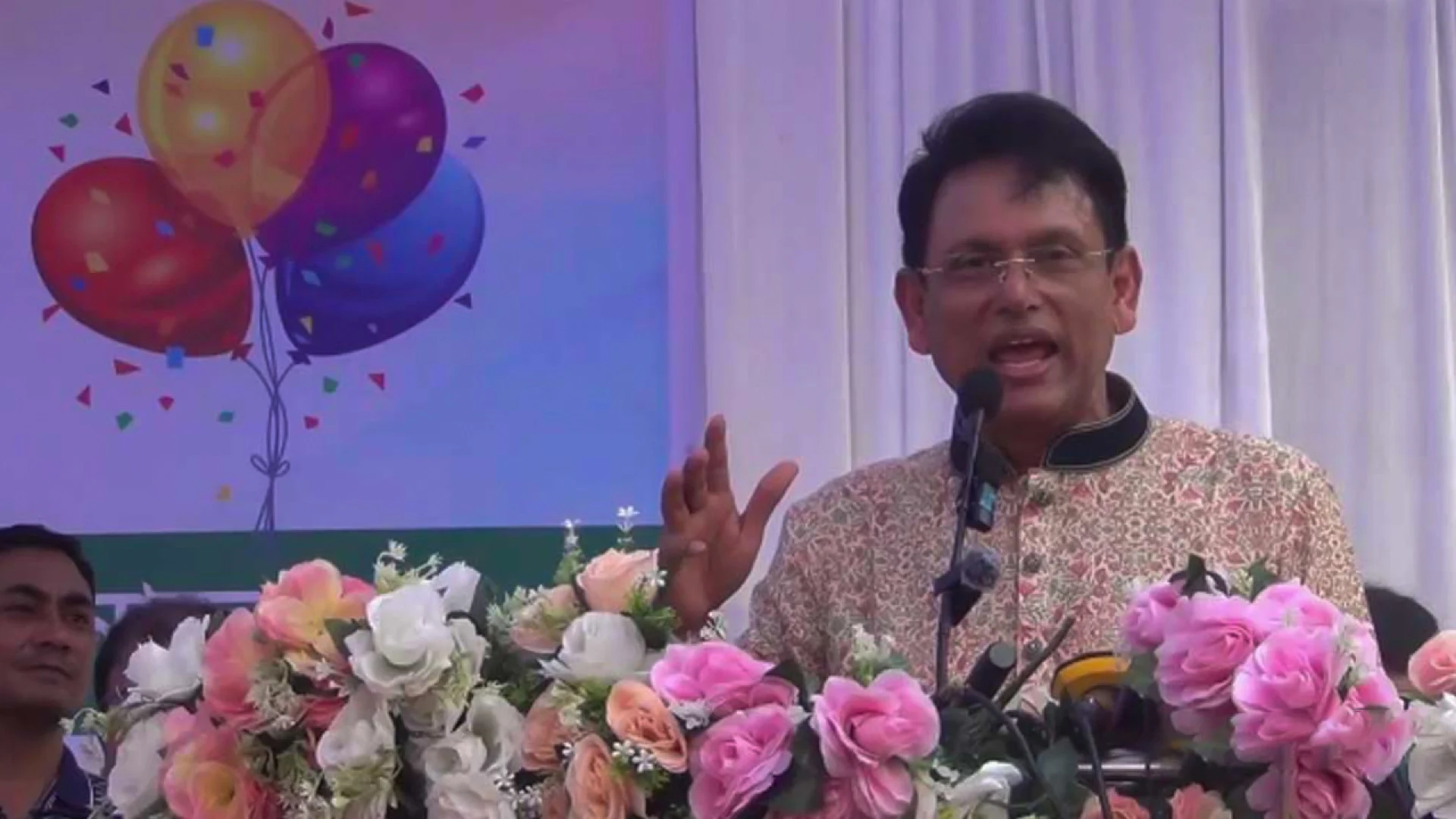 ফেইসবুকে ‘বট বাহিনী’ নিয়ে শিক্ষামন্ত্রীর ক্ষোভ