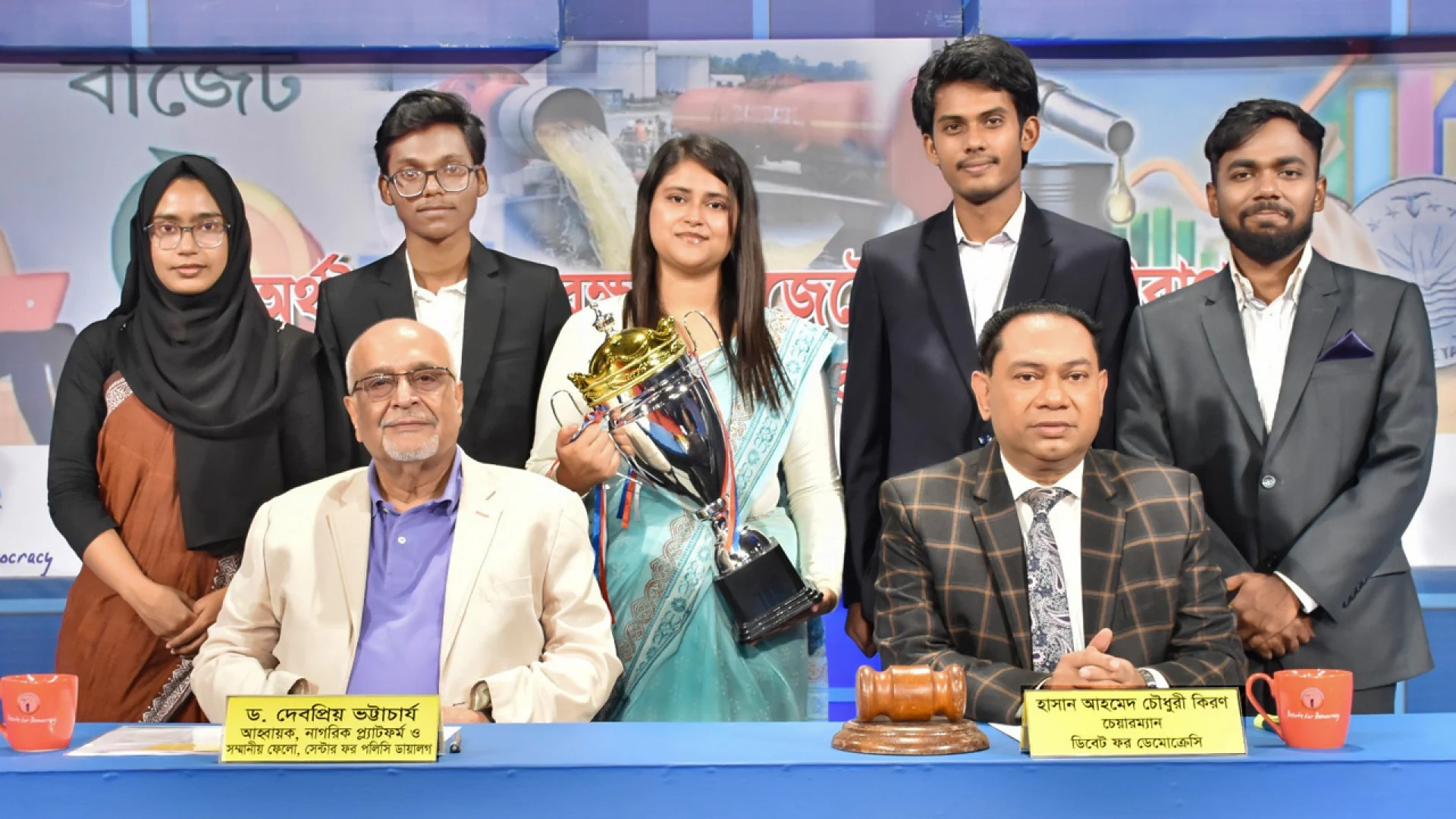 পতিত সরকারের জ্বালানি নীতি ছিল বিতর্কিত: দেবপ্রিয় ভট্টাচার্য