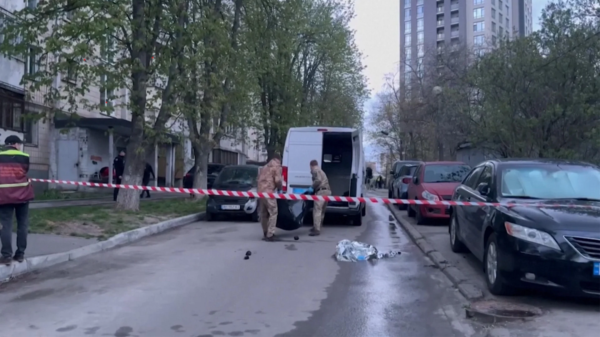 ইউক্রেনে বন্দুকধারীর গুলিতে নিহত অন্তত ৬