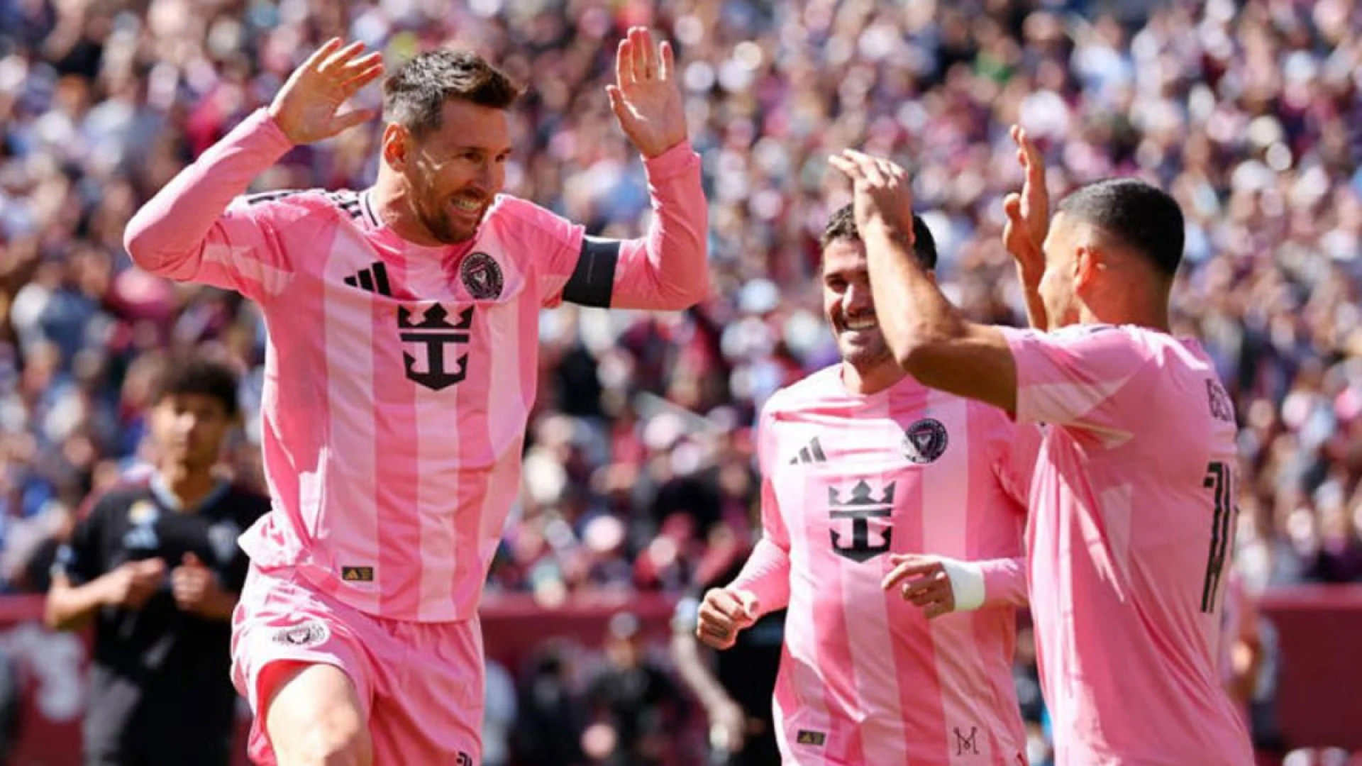 মেসির জোড়া গোলে মায়ামির দারুণ জয়