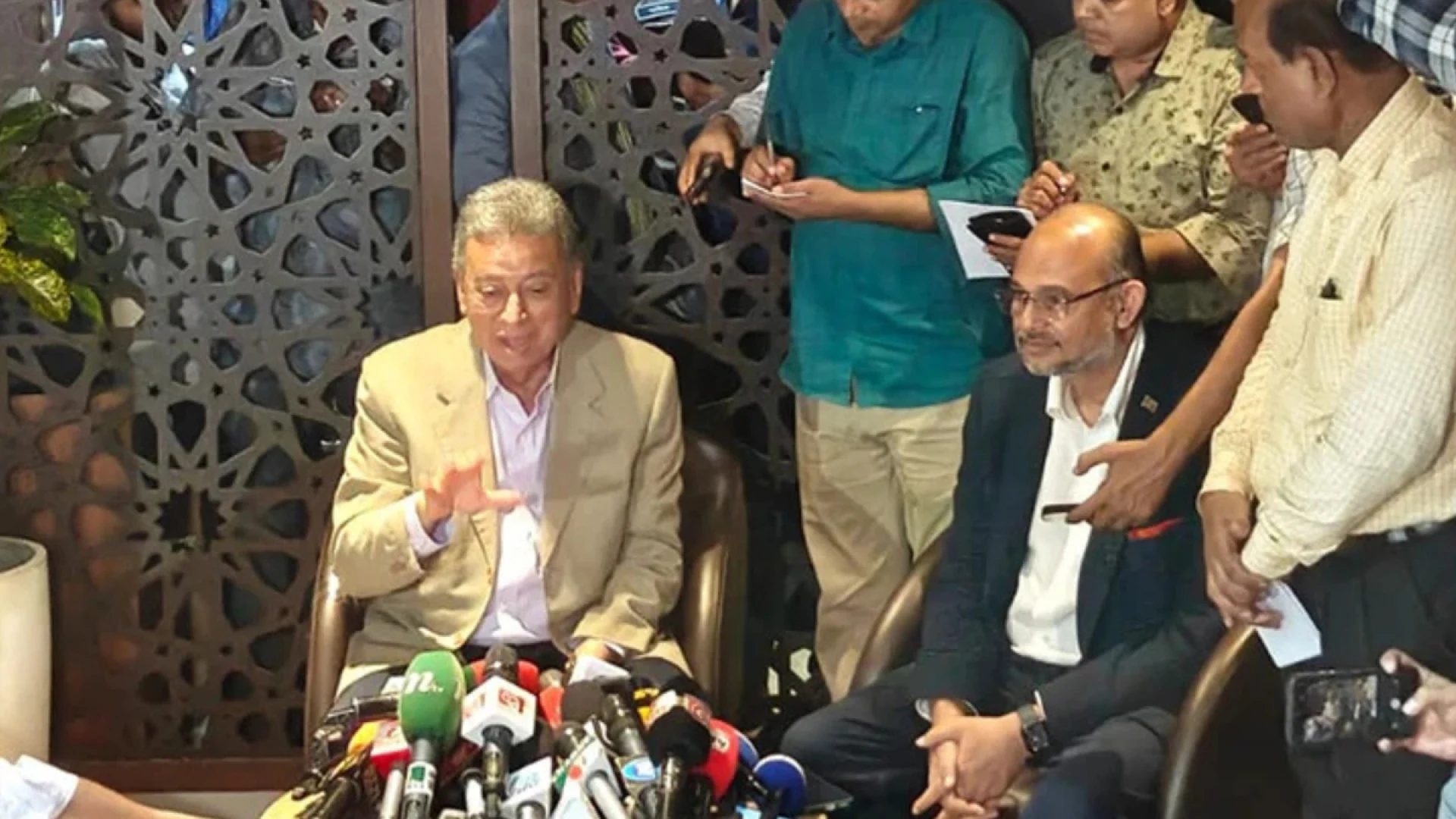 আইএমএফের সঙ্গে তেলের দাম বাড়ানোর সম্পর্ক নেই বললেন অর্থমন্ত্রী