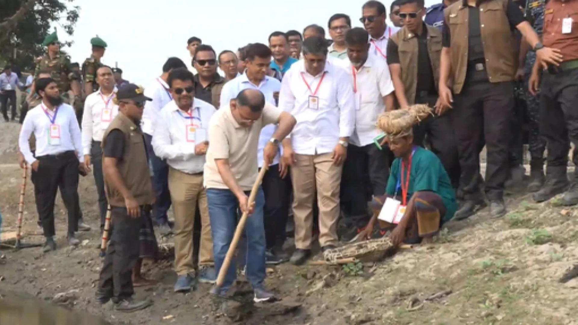 সবাই মিলে কাজ করলে দেশের পানির সমস্যা সমাধান করা সম্ভব : তারেক রহমান