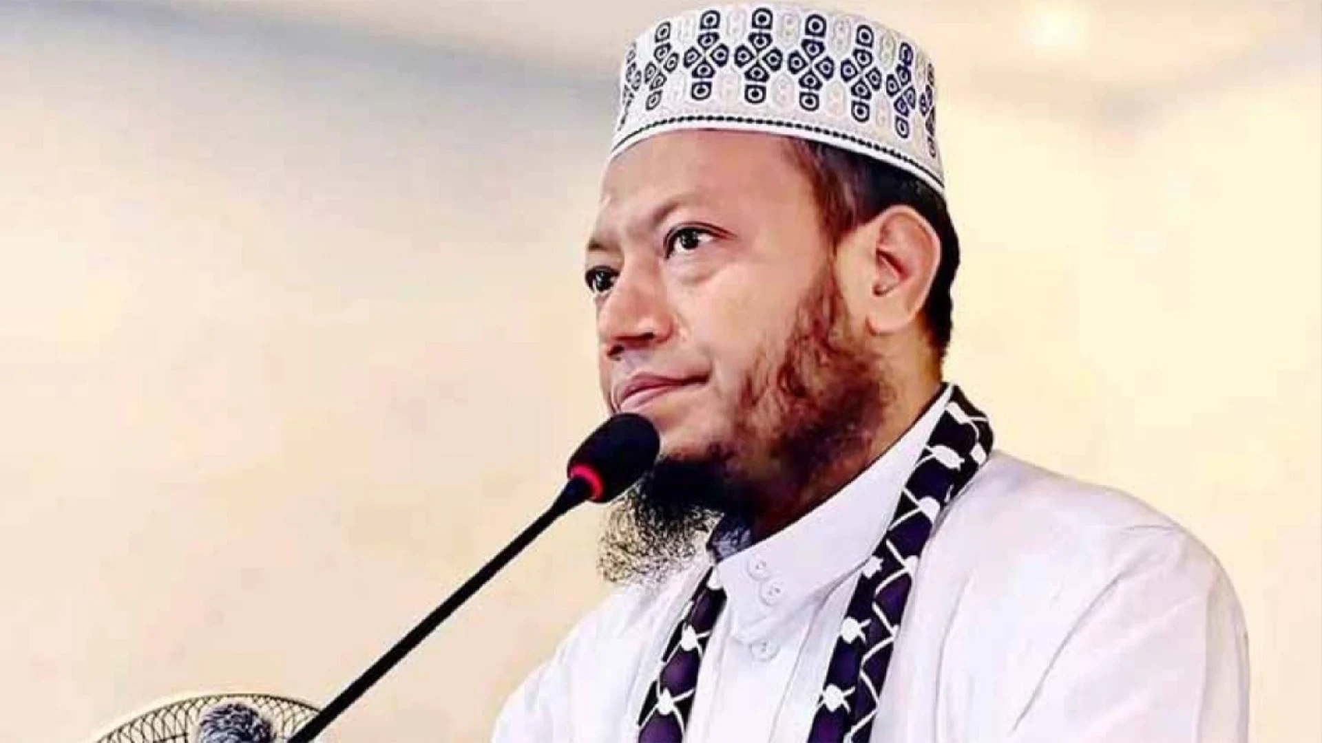 সিরাজগঞ্জে এমপি আমির হামজার বিরুদ্ধে গ্রেফতারি পরোয়ানা জারি