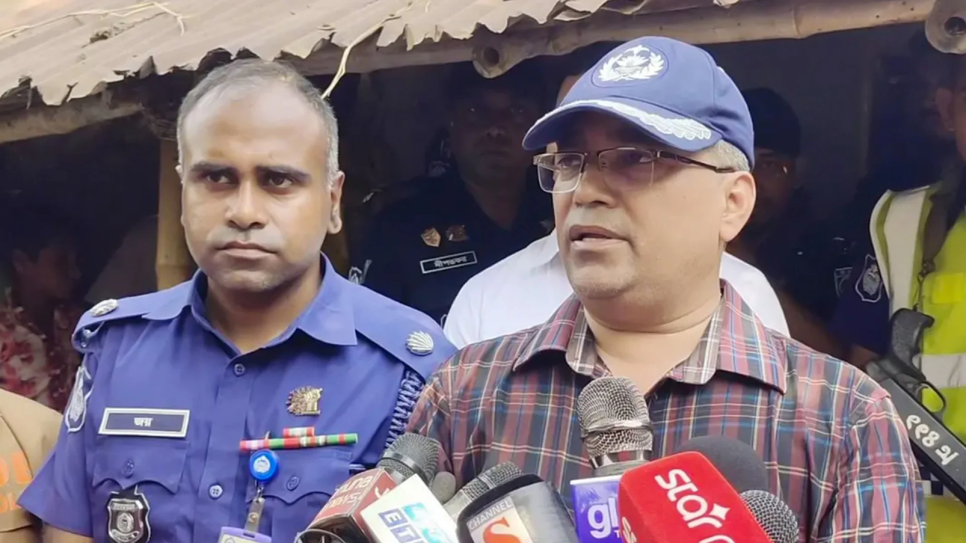 ডাকাতি নয়, জমিজমা সংক্রান্ত বিরোধে নওগাঁয় চার খুন: পুলিশ সুপার