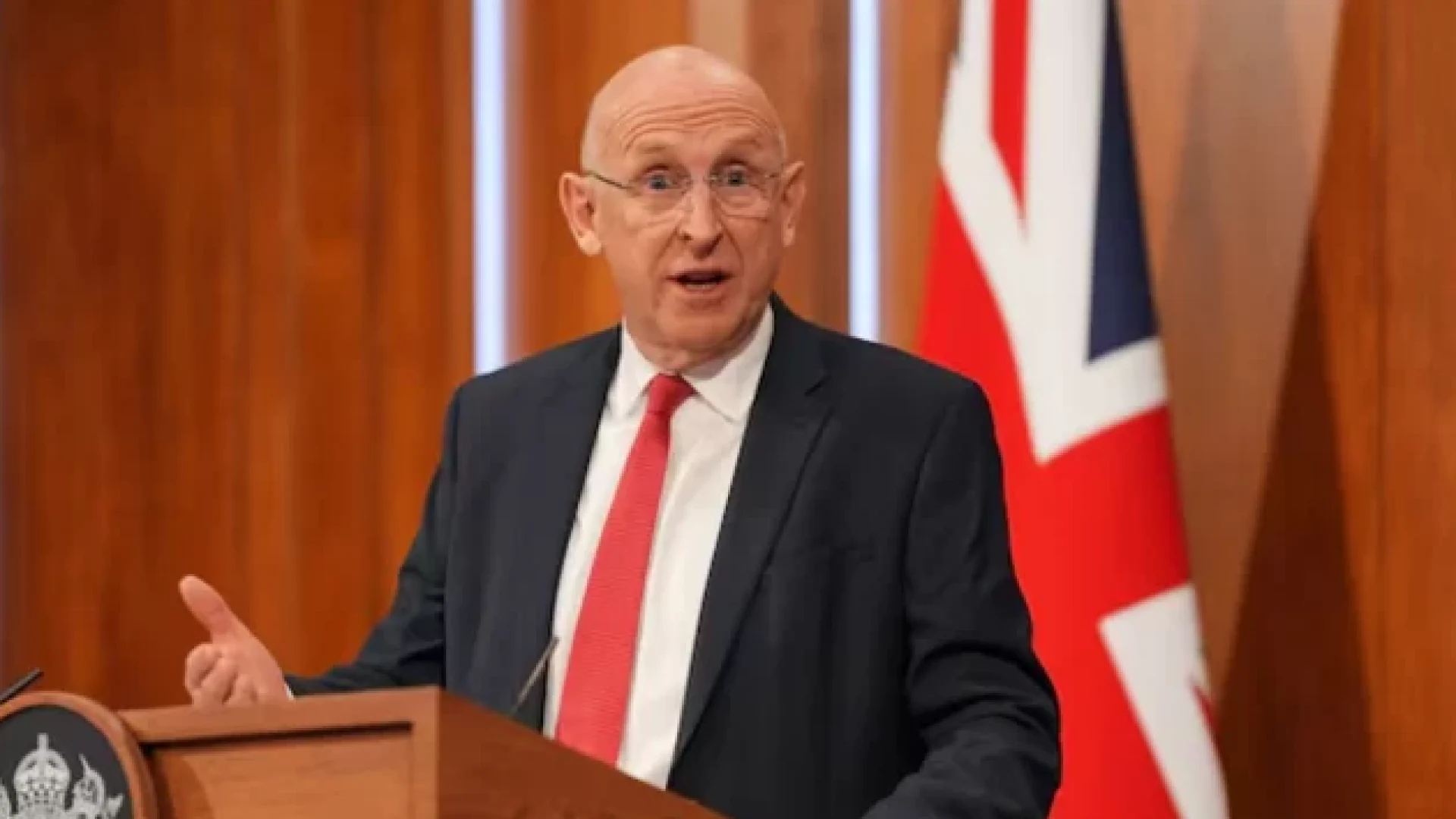 হরমুজ প্রণালিকে মুক্ত করে জাহাজ চলাচল স্বাভাবিক করতে লন্ডনে ৩০ দেশের বৈঠক