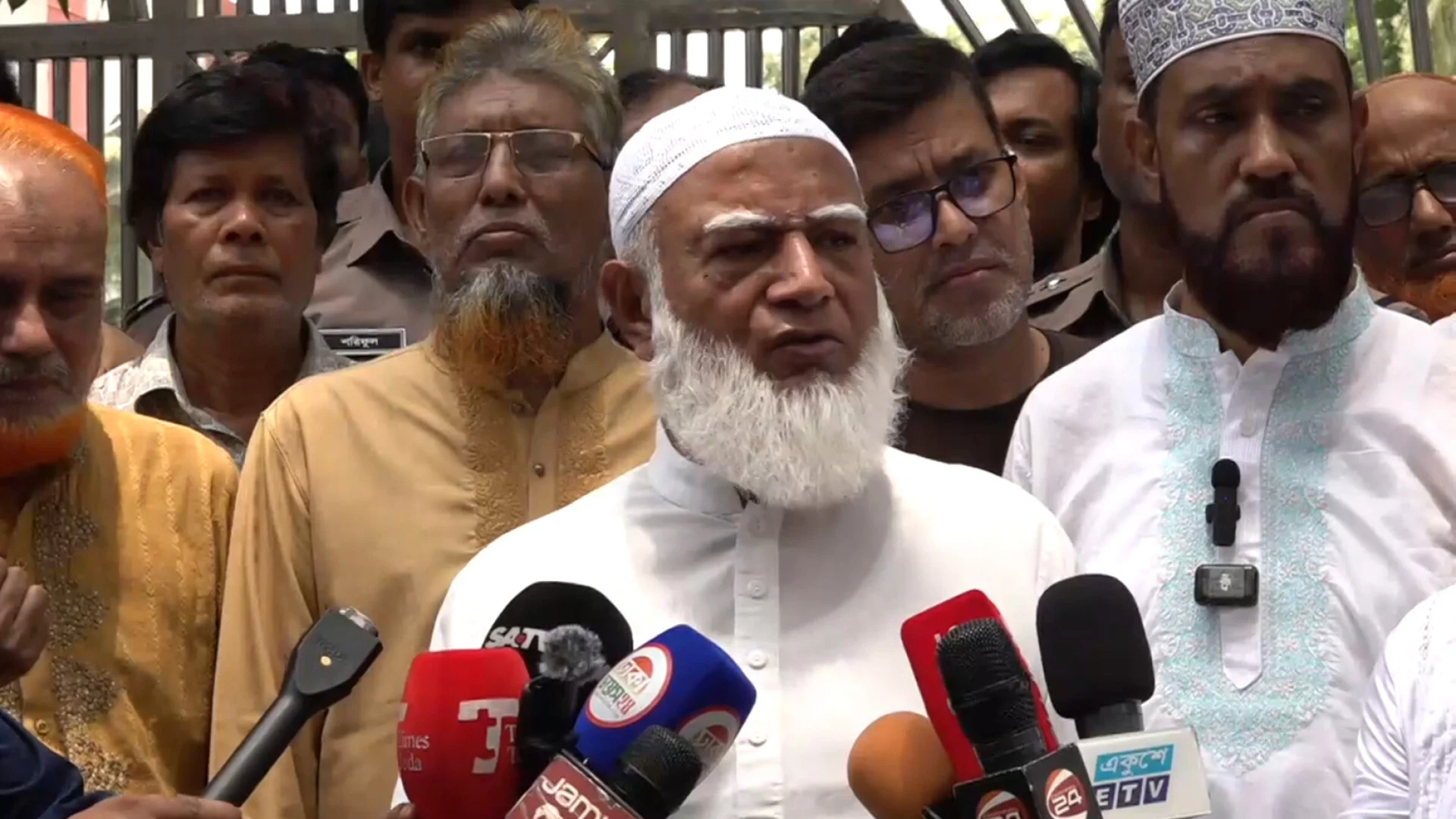 মানুষ হওয়ার আঙ্গিনায় কেউ অমানুষের কাজ করুক, তা চায় না জামায়াত : আমির