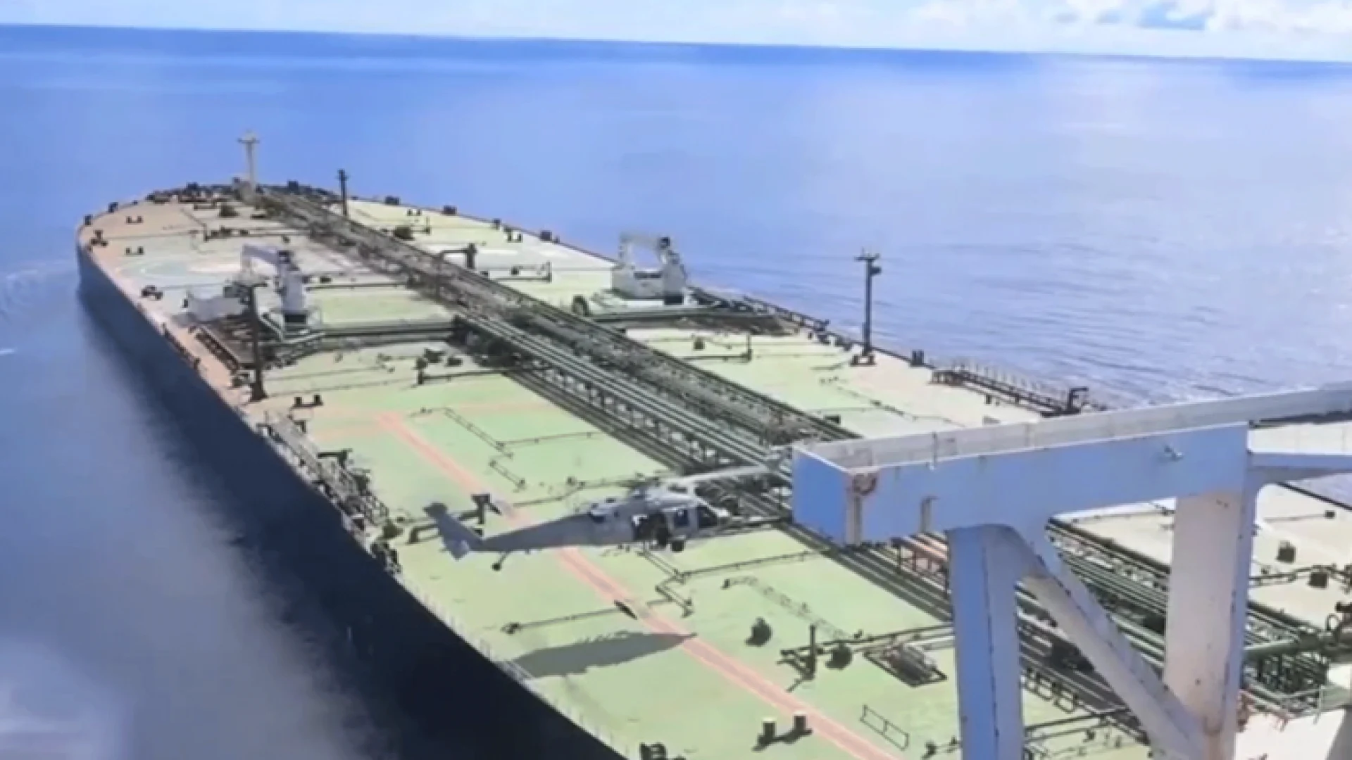 ভারত মহাসাগরে ইরানের তেলবাহী জাহাজ জব্দ করল যুক্তরাষ্ট্র