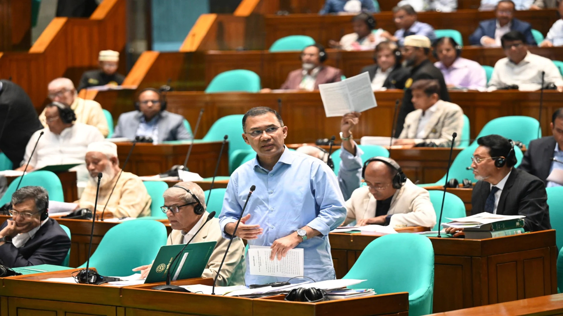 জ্বালানি সংকট মোকাবিলায় ১০ সদস্যের যৌথ কমিটি গঠনের প্রস্তাব প্রধানমন্ত্রীর