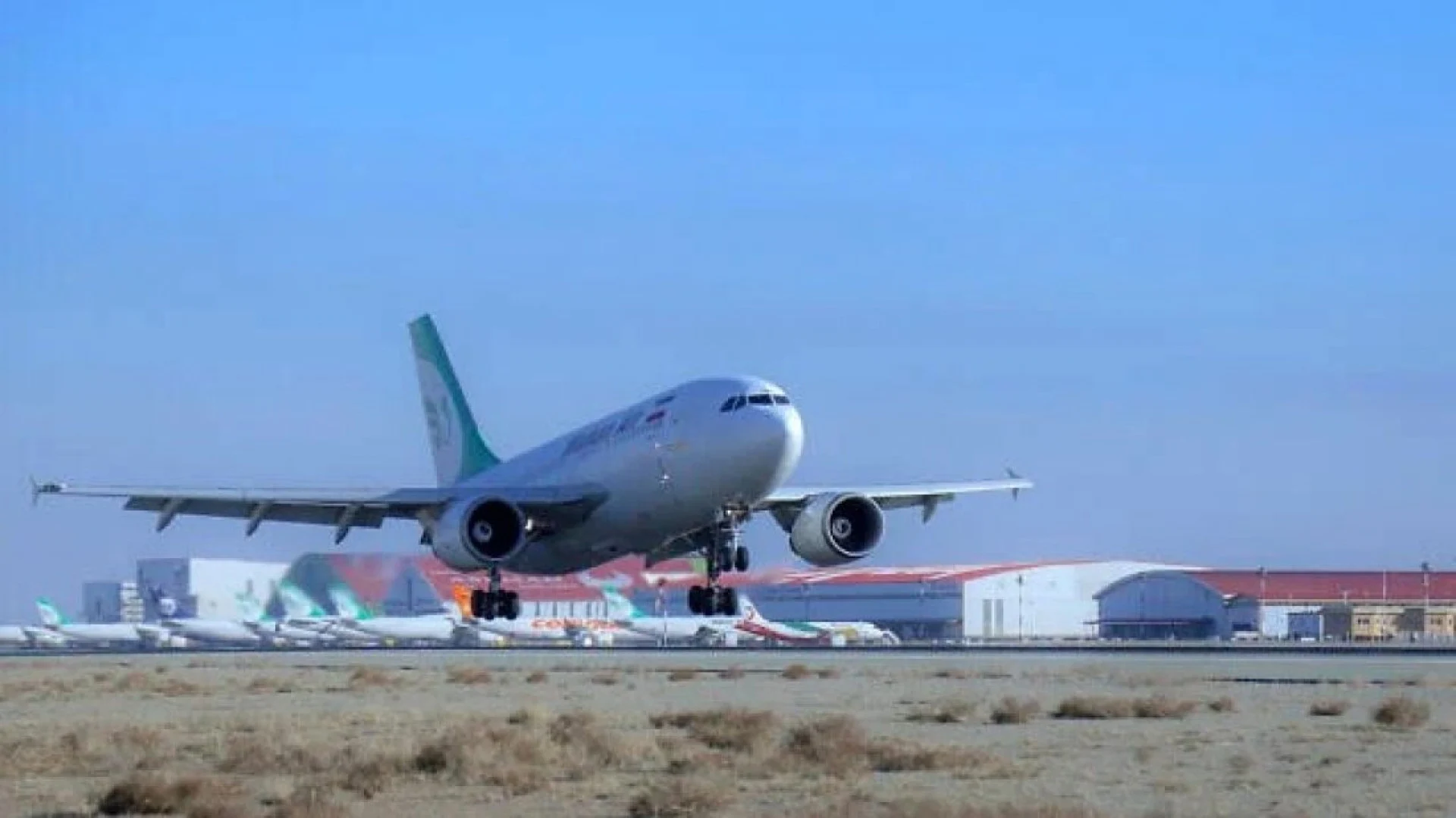 যুদ্ধের পর প্রথমবারের মতো আন্তর্জাতিক ফ্লাইট শুরু করলো ইরান