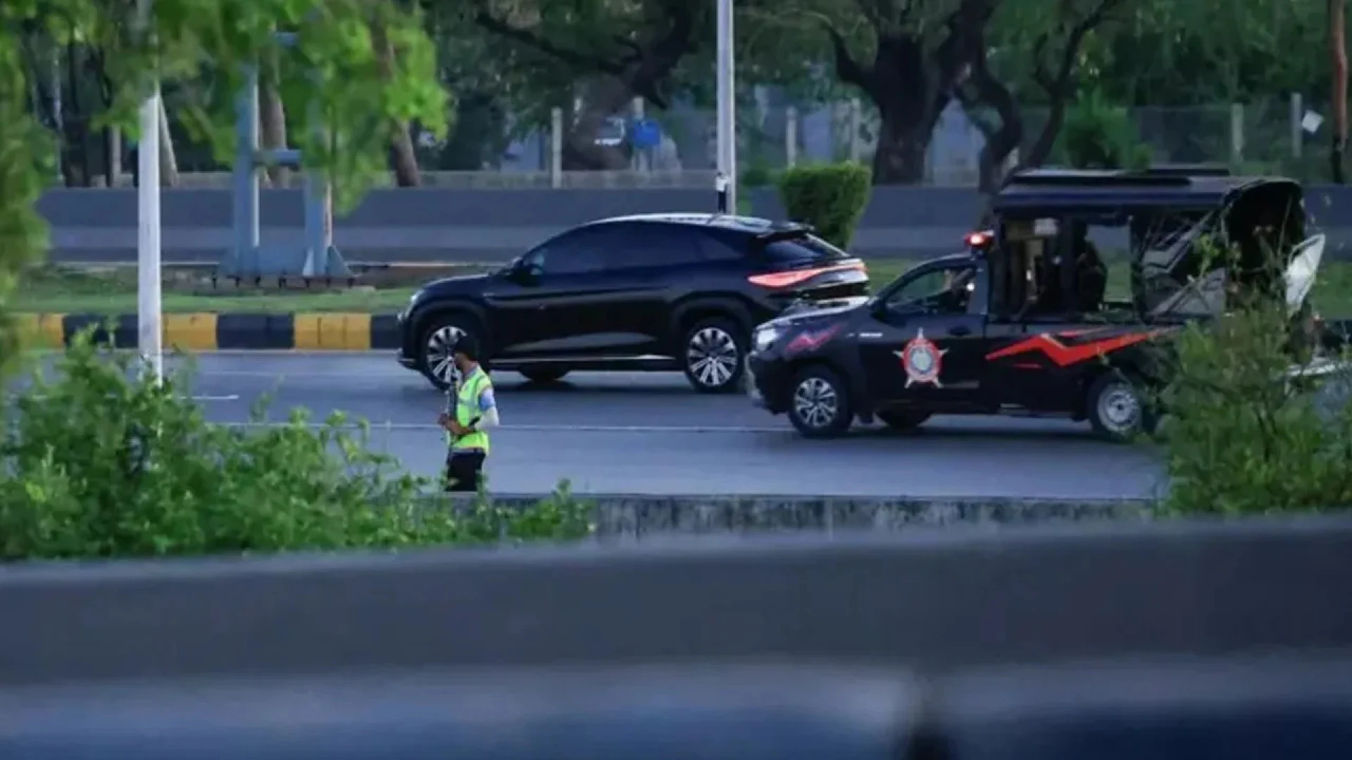 যুক্তরাষ্ট্রের প্রতিনিধিদল পৌঁছানোর আগেই ইসলামাবাদ ত্যাগ করলো ইরানের প্রতিনিধিদল