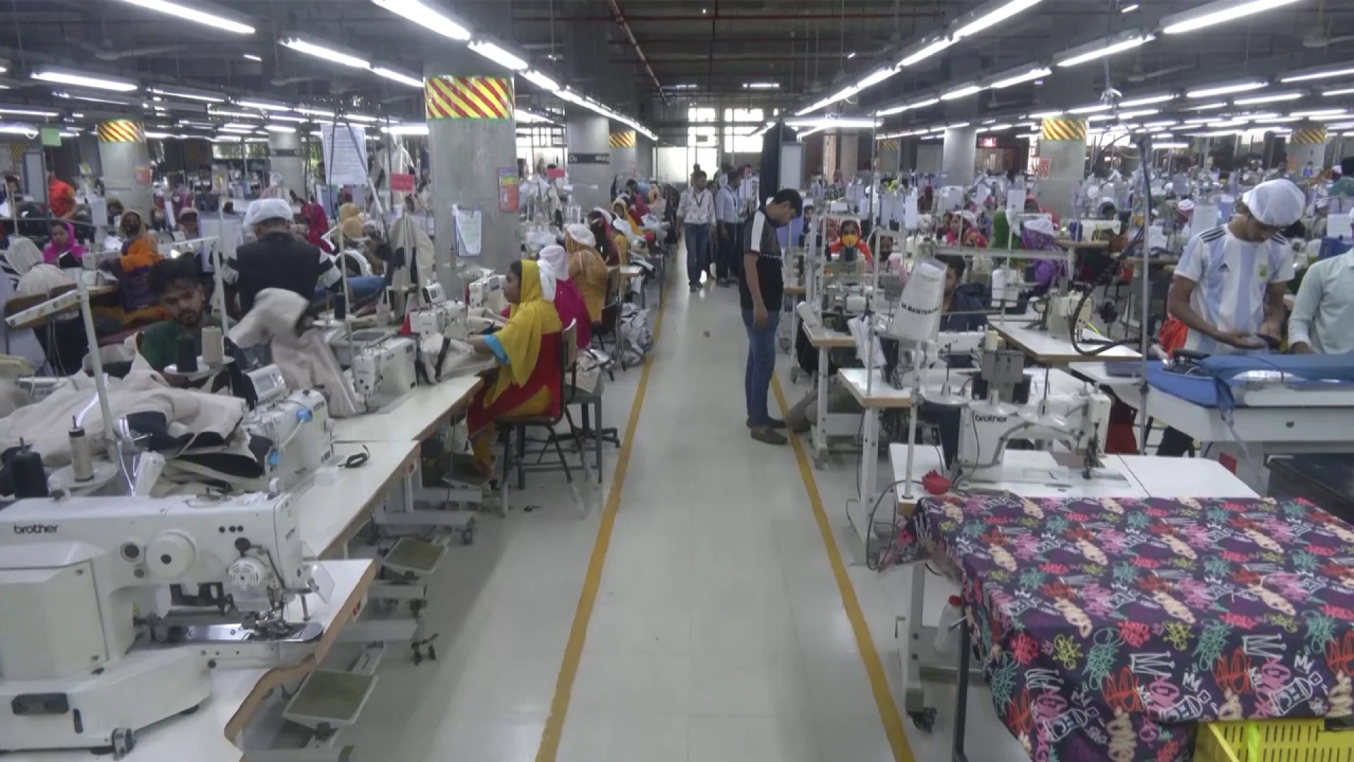 জ্বালানি সংকটে উৎপাদন কমেছে প্রায় ৩০ শতাংশ