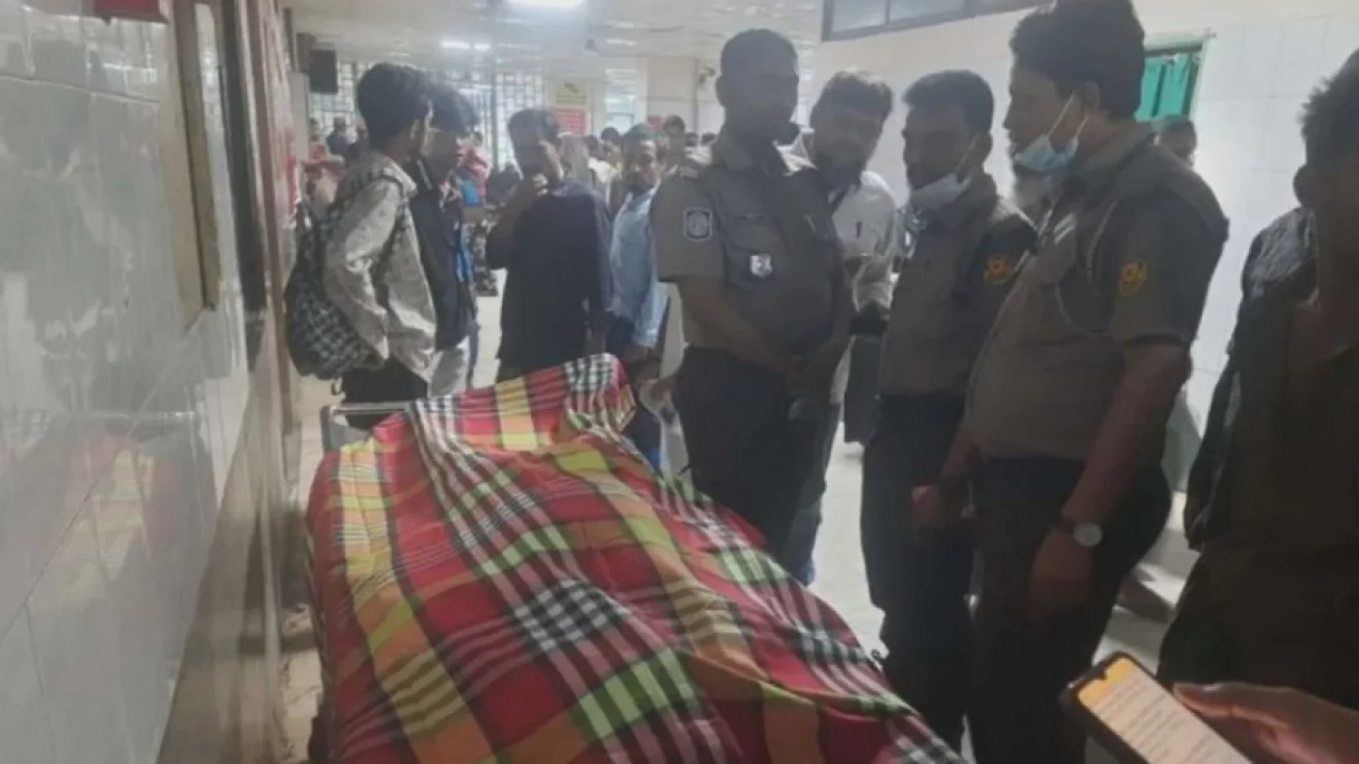 রাজধানীর নিউ মার্কেট এলাকায় যুবককে গুলি করে হত্যা