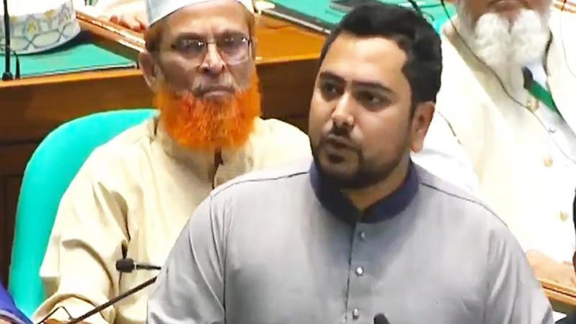 রাষ্ট্রপতি সাহাবুদ্দিন চুপ্পুকে অপসারণ করে গ্রেফতারের দাবি জানান নাহিদ