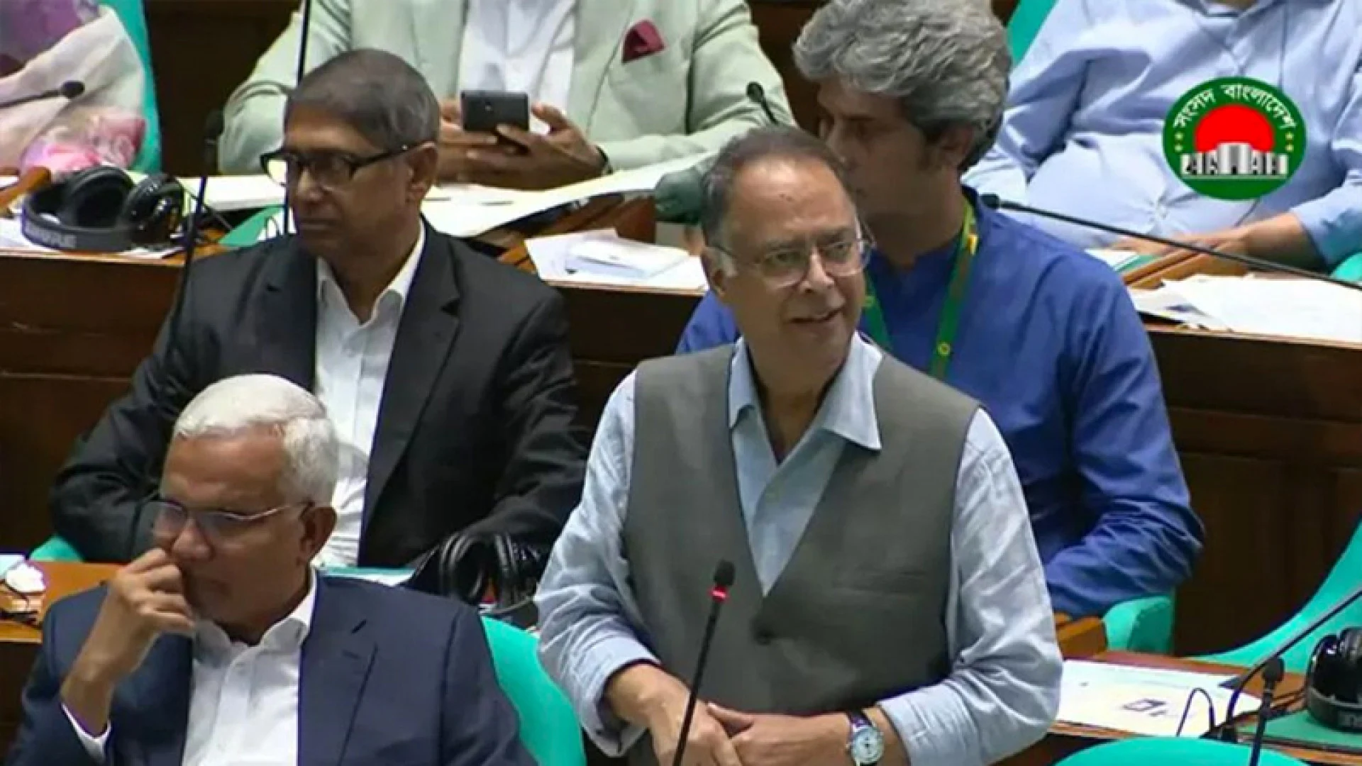 পেট্রলের লাইন আর নাই, লোডশেডিংও কমে গেছে: সংসদে জ্বালানিমন্ত্রী