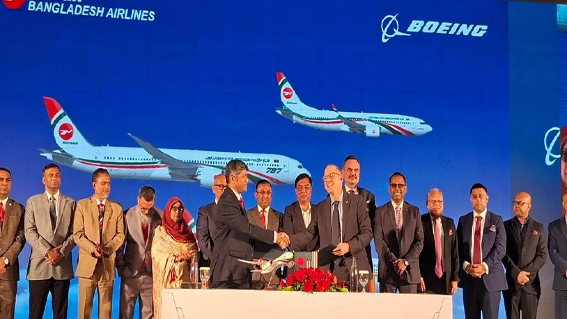 ১৪টি এয়ারক্রাফট কেনার ঐতিহাসিক চুক্তি স্বাক্ষর করল বিমান