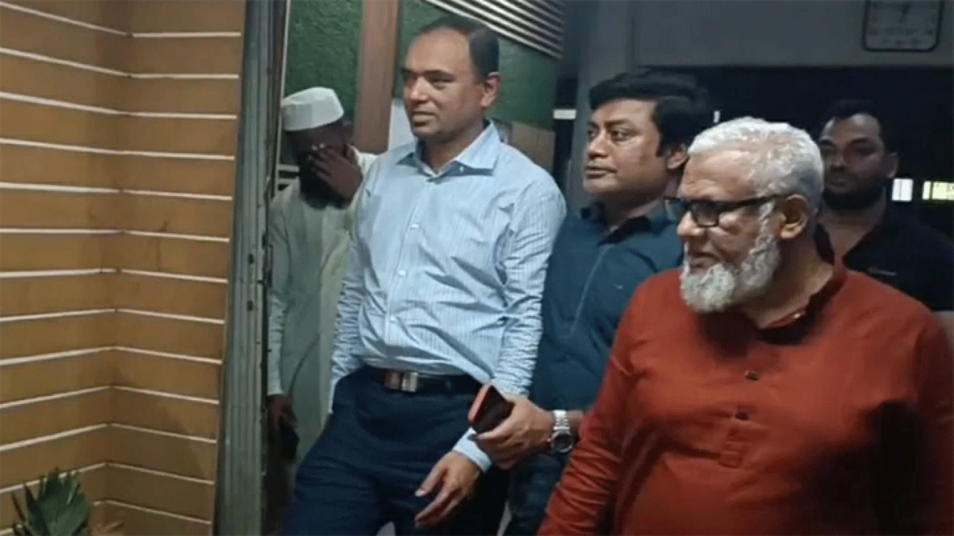 কুমিল্লায় ১২ ঘণ্টার বিক্ষোভে বিএনপি নেতা মুক্ত