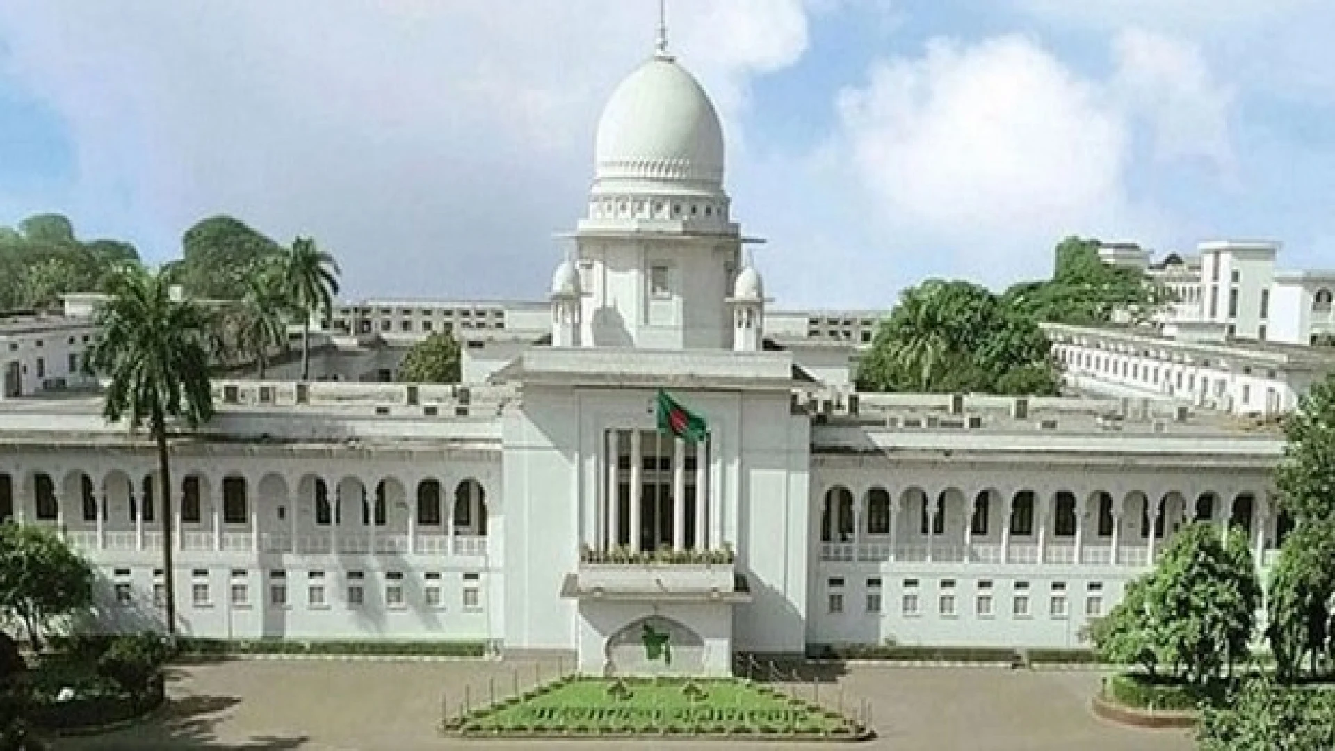 বাংলাদেশ-যুক্তরাষ্ট্র বাণিজ্য চুক্তির বৈধতা চ্যালেঞ্জ করে রিট আবেদন