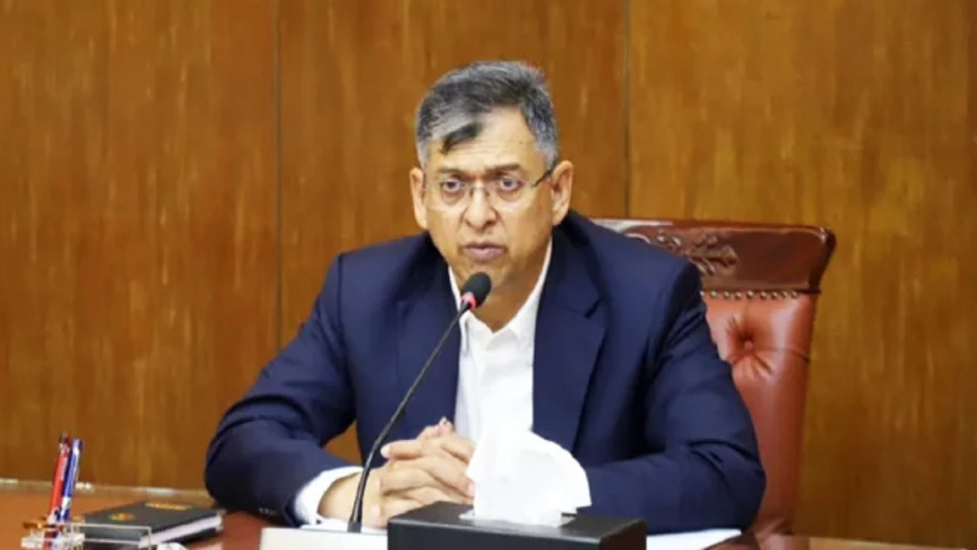 সড়ক-মহাসড়কে পশুর হাট বসানো যাবে না: স্বরাষ্ট্রমন্ত্রী