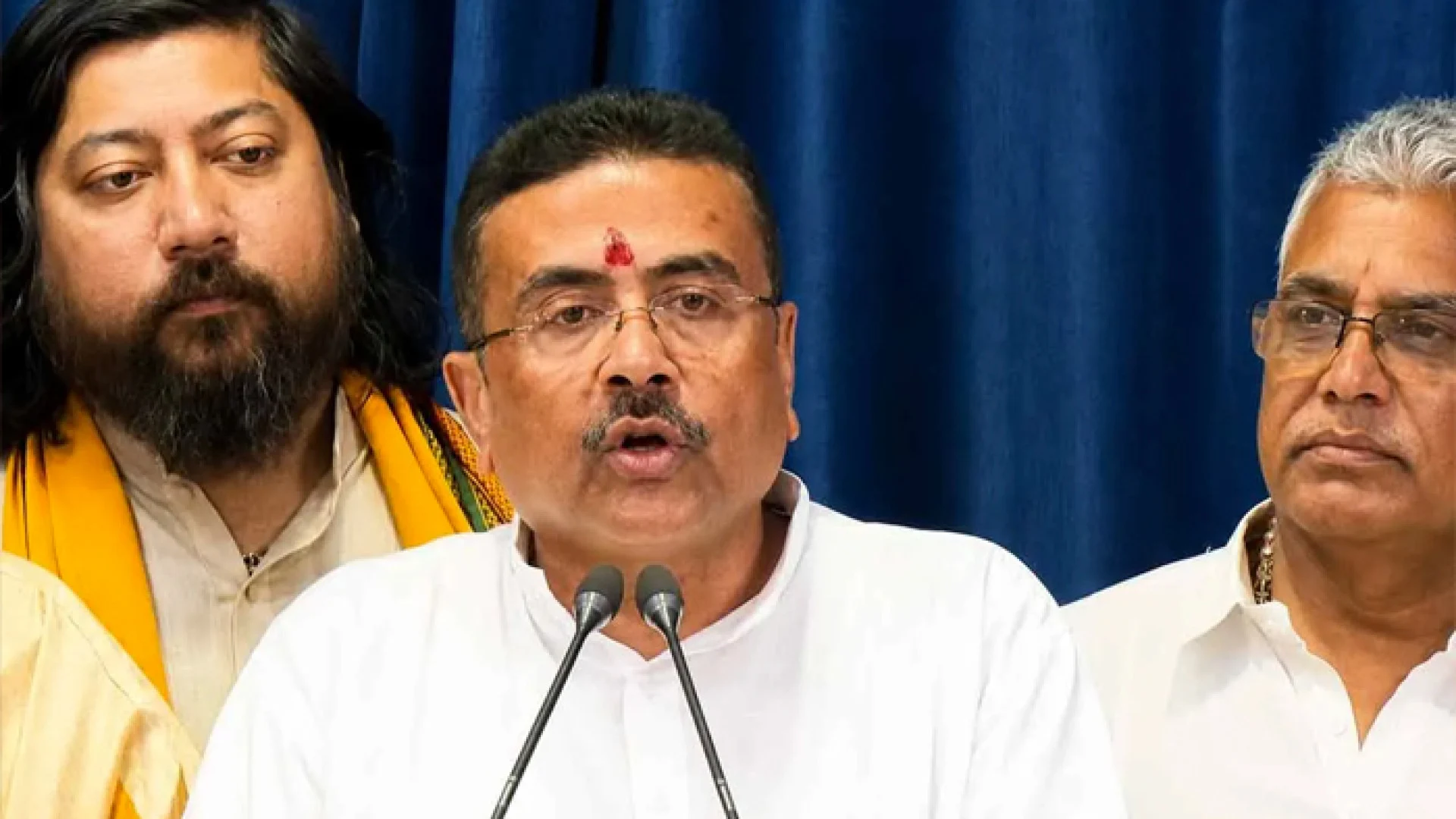 সীমান্তে কাঁটাতার বসানোর ঘোষণা শুভেন্দুর