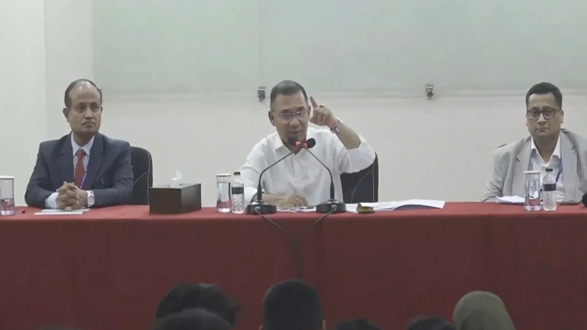 ‘মাননীয়’ বলার প্রয়োজন নেই, ঢাবি শিক্ষার্থীদের প্রধানমন্ত্রী