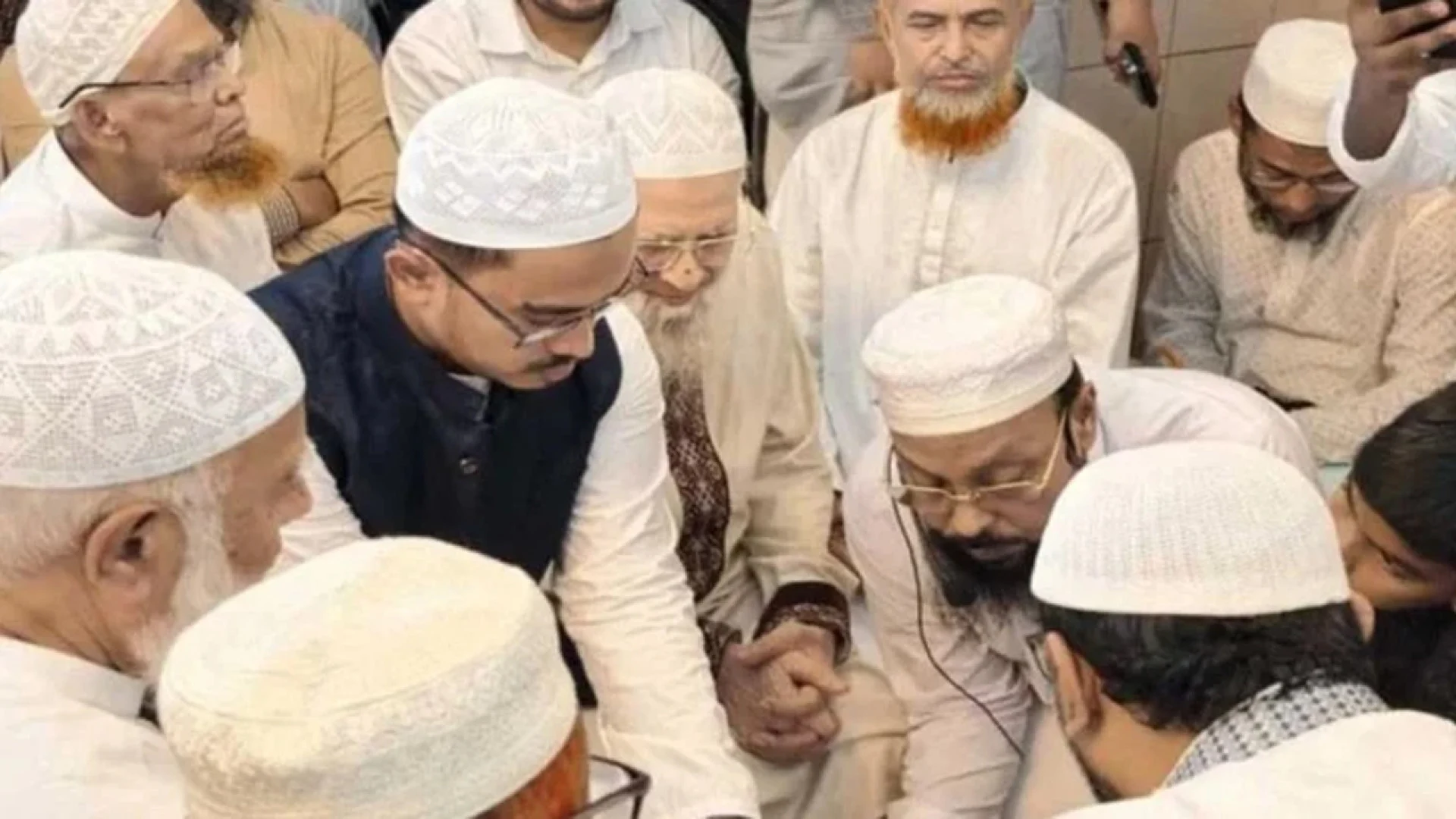 ঢাবির কেন্দ্রীয় মসজিদে সাদিক কায়েমের বিয়ে