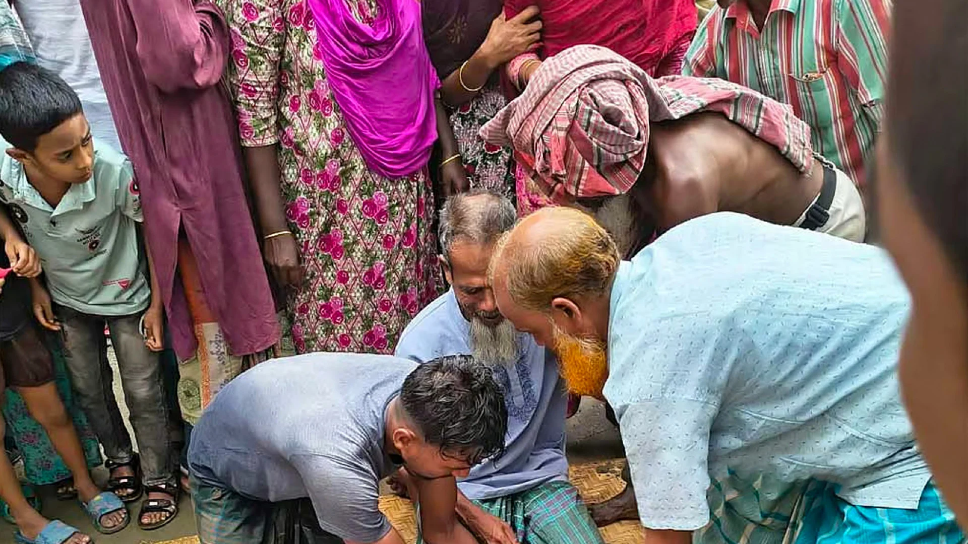 নেত্রকোণায় মাছ ধরতে গিয়ে বজ্রপাতে যুবকের মৃত্যু