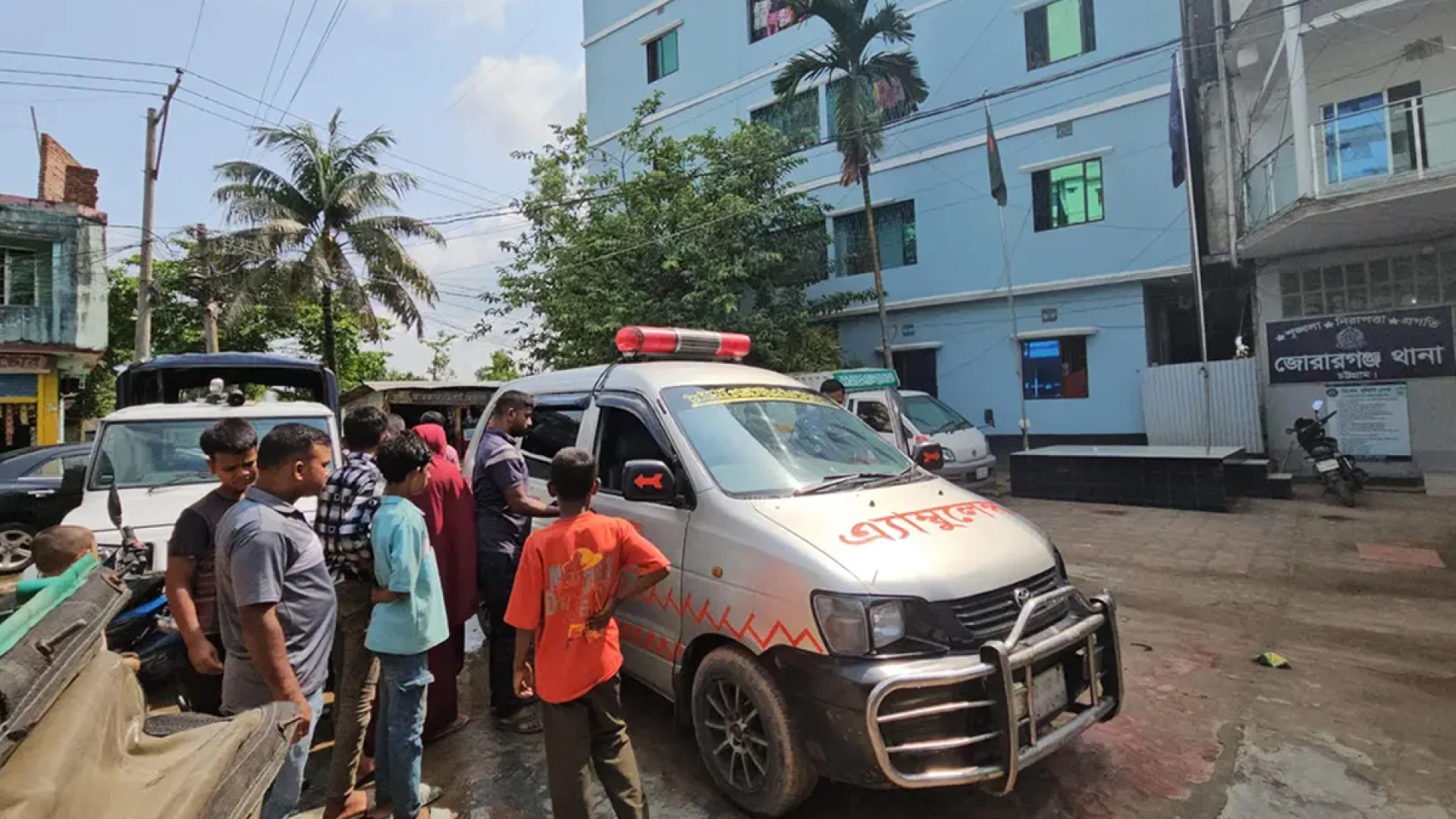 চট্টগ্রামে মাদক কারবারে বাধা দেওয়ায়  ছেলের হাতে বাবা খুন