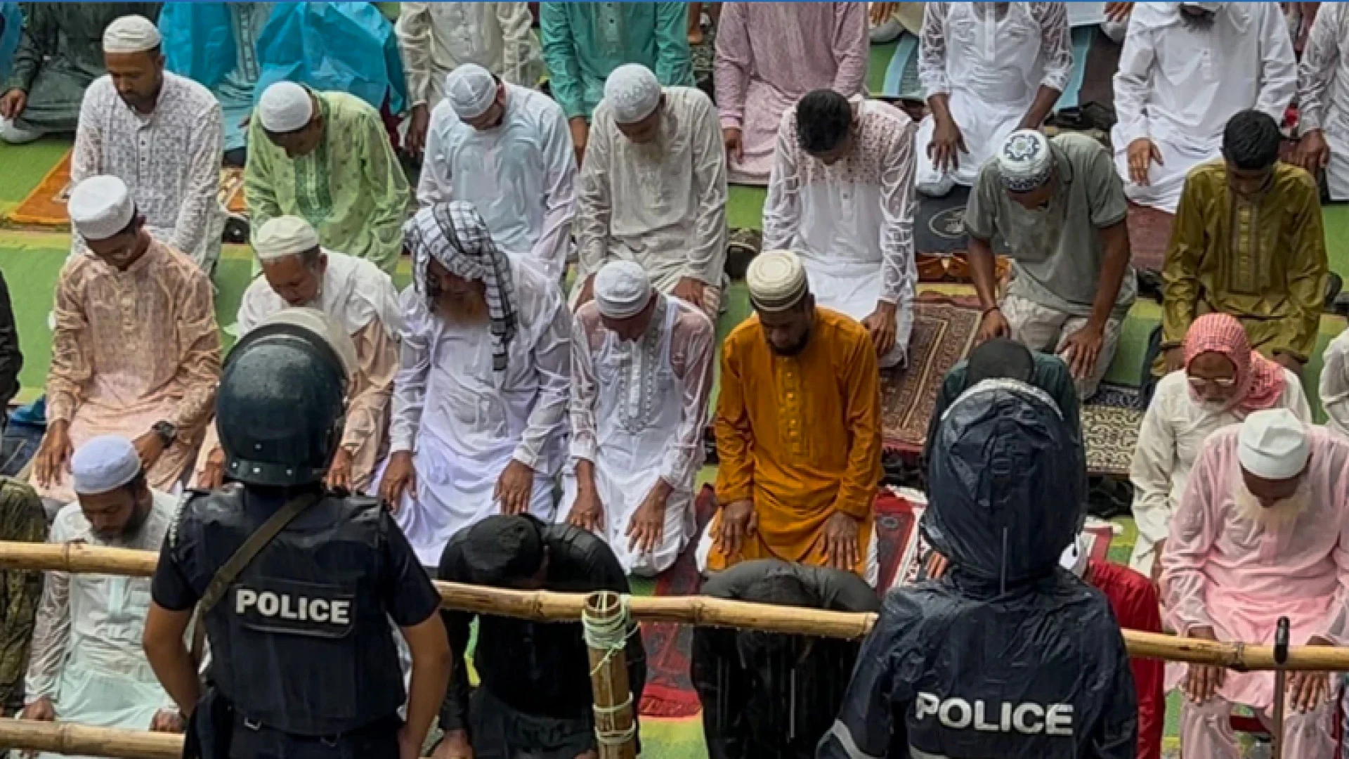 বৃষ্টির মধ্যেই শোলাকিয়ায় অনুষ্ঠিত হলো ১৯৯তম ঈদ জামাত