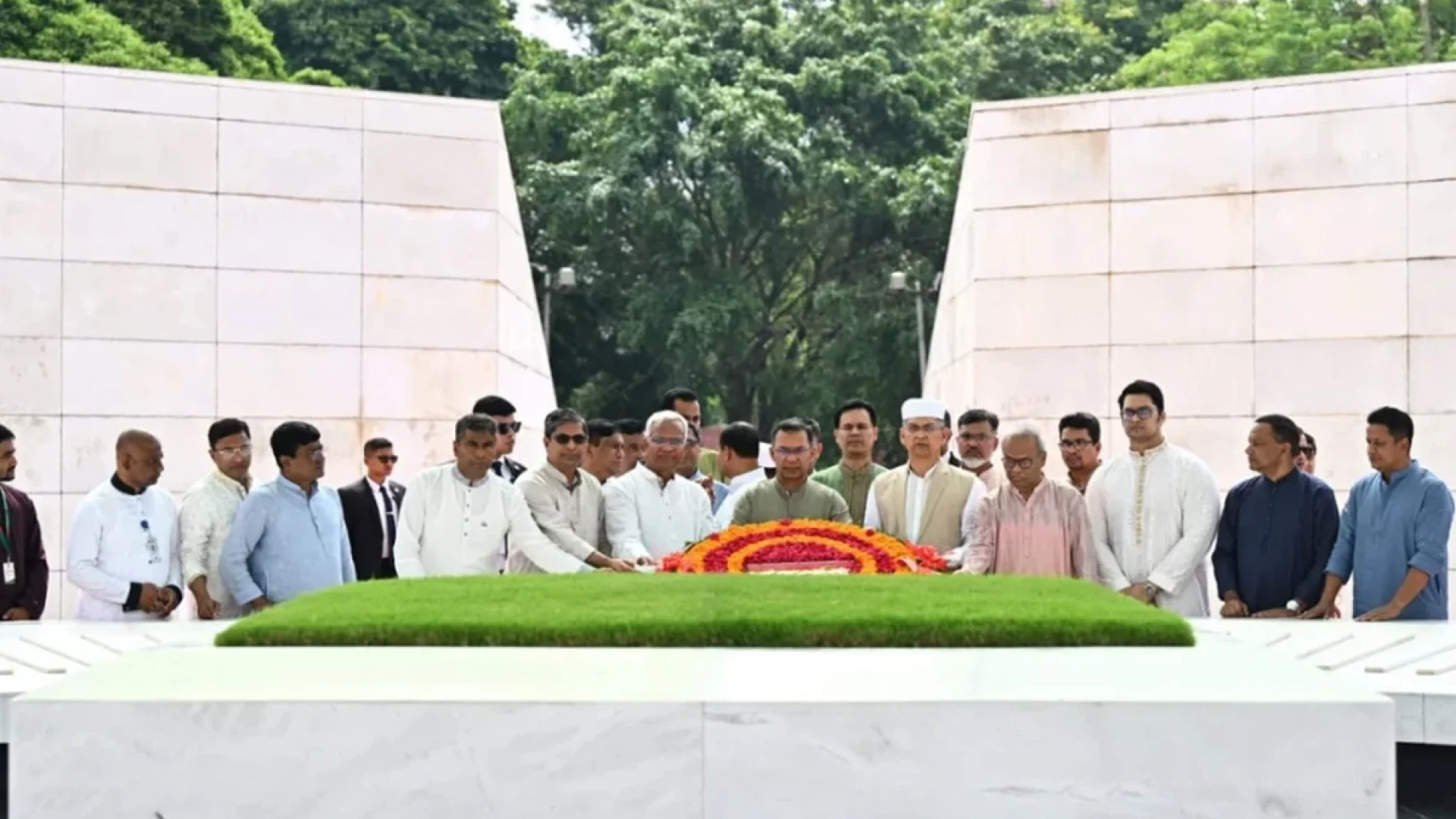 জিয়াউর রহমানের সমাধিতে আজ শ্রদ্ধা জানাবেন প্রধানমন্ত্রী